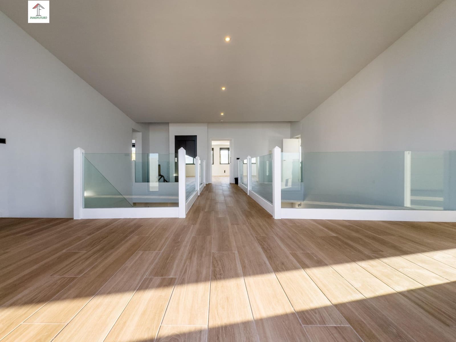 5 bedroom Villa for sale in La Zubia with pool garage - € 799,000 (Ref: 9814466)