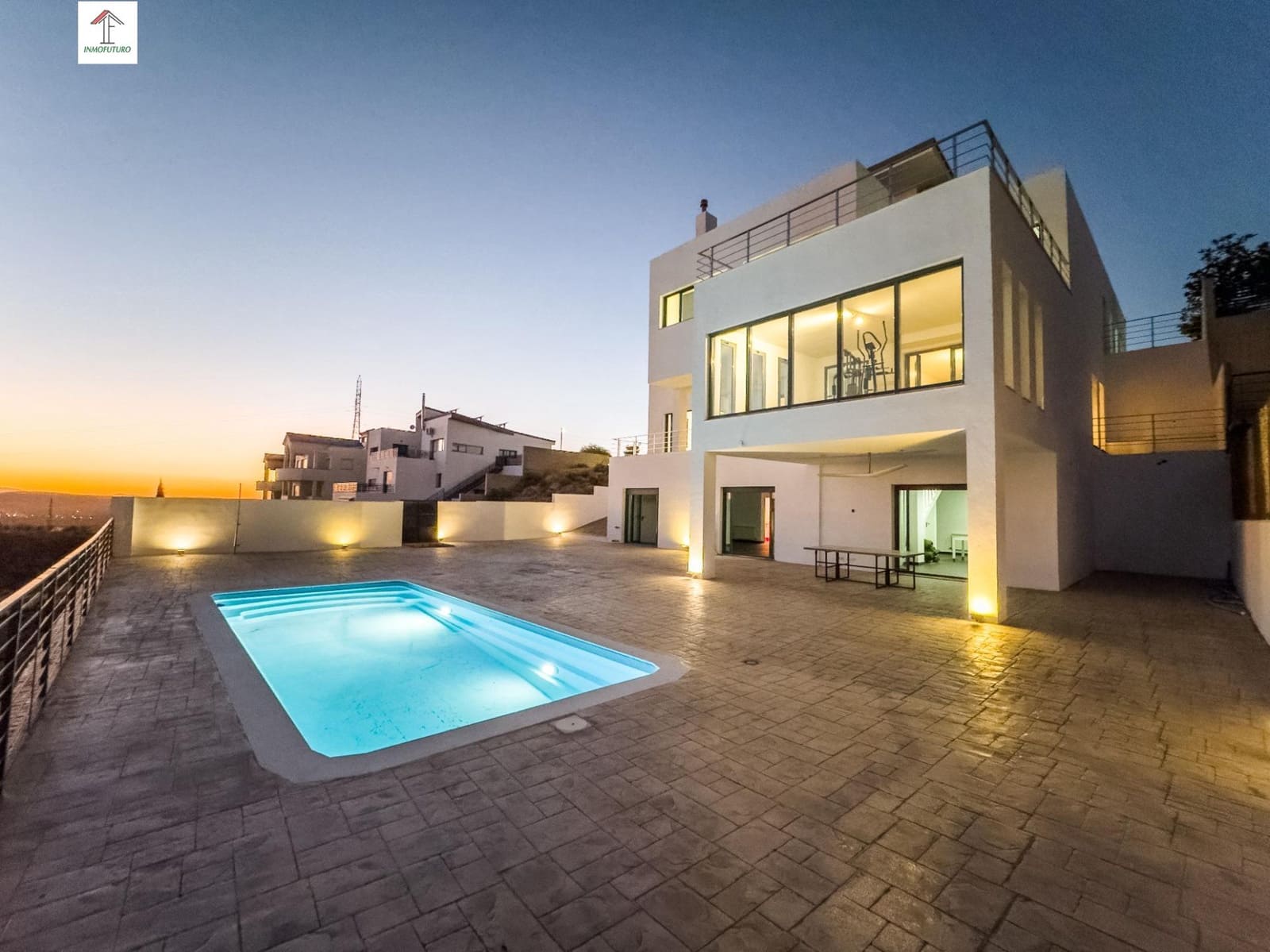 5 bedroom Villa for sale in La Zubia with pool garage - € 799,000 (Ref: 9814466)