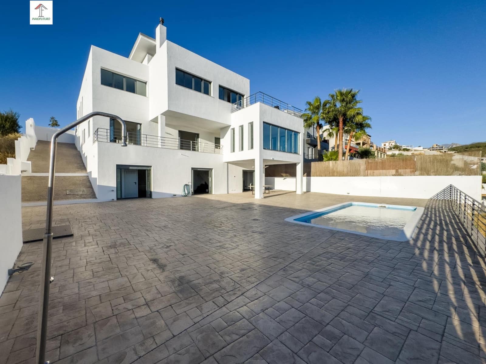 5 bedroom Villa for sale in La Zubia with pool garage - € 799,000 (Ref: 9814466)
