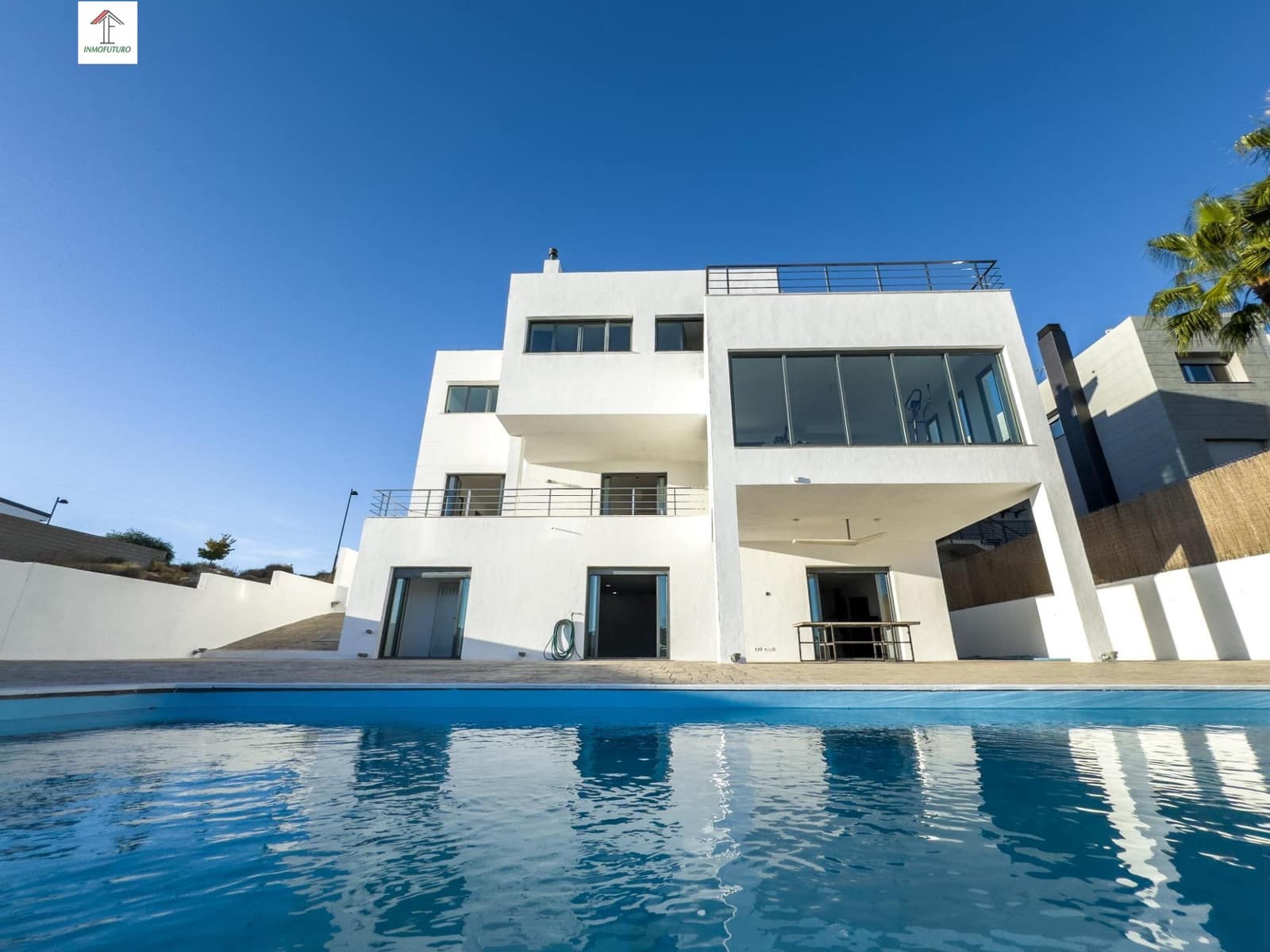 5 bedroom Villa for sale in La Zubia with pool garage - € 799,000 (Ref: 9814466)