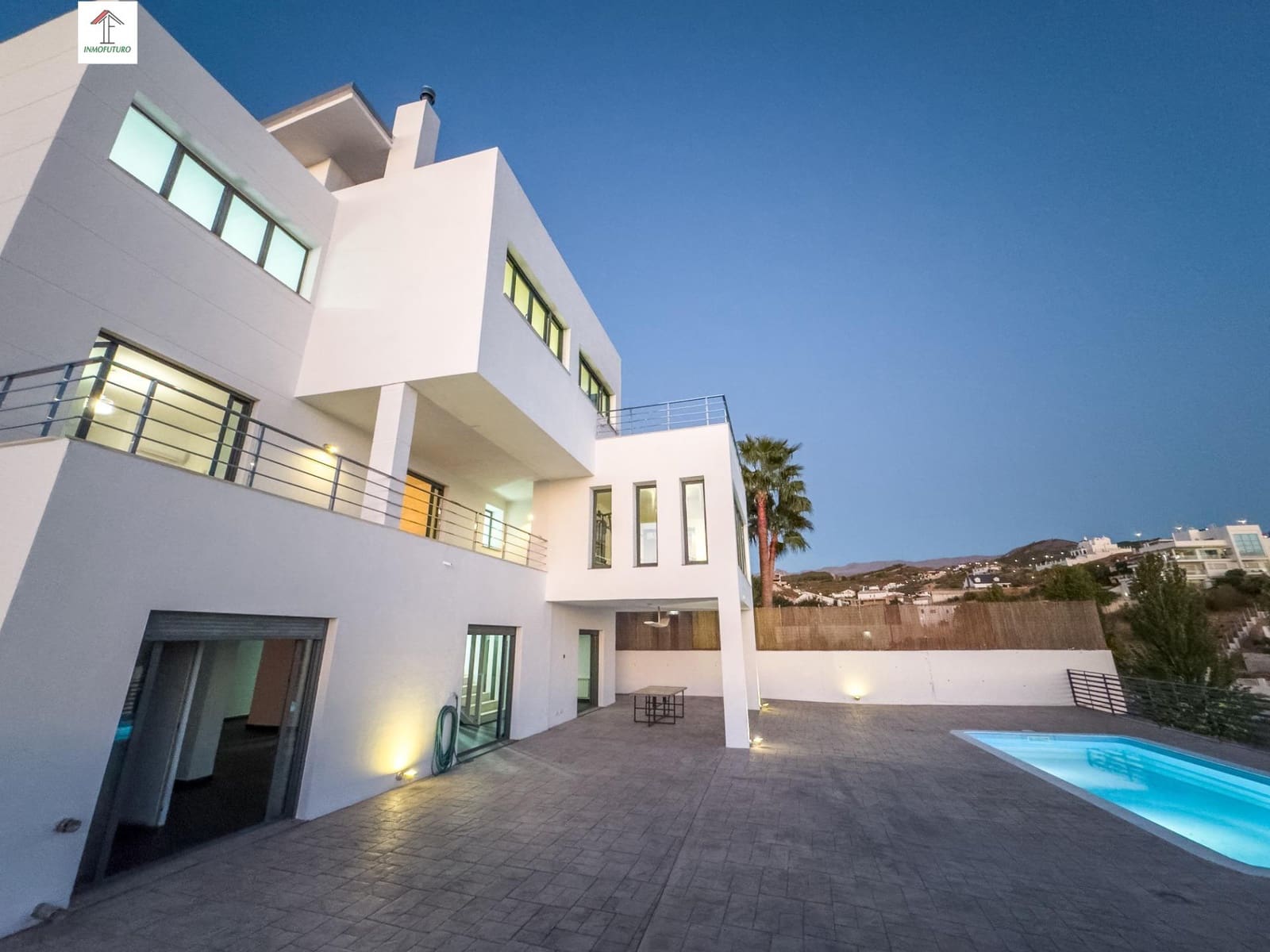 5 bedroom Villa for sale in La Zubia with pool garage - € 799,000 (Ref: 9814466)