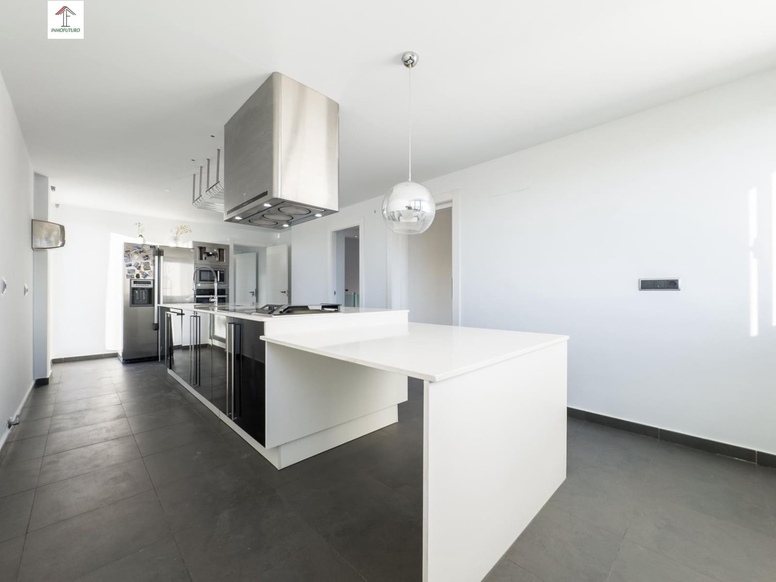 5 bedroom Villa for sale in La Zubia with pool garage - € 799,000 (Ref: 9814466)