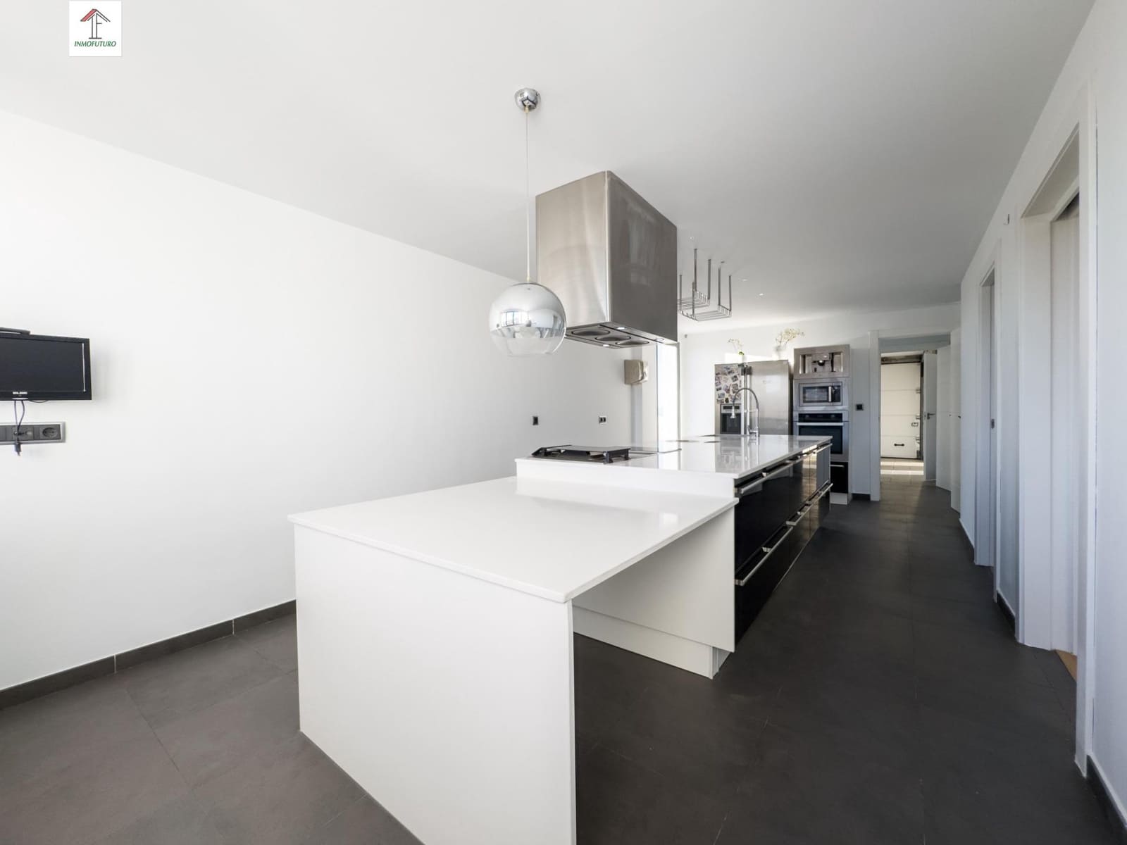 5 bedroom Villa for sale in La Zubia with pool garage - € 799,000 (Ref: 9814466)