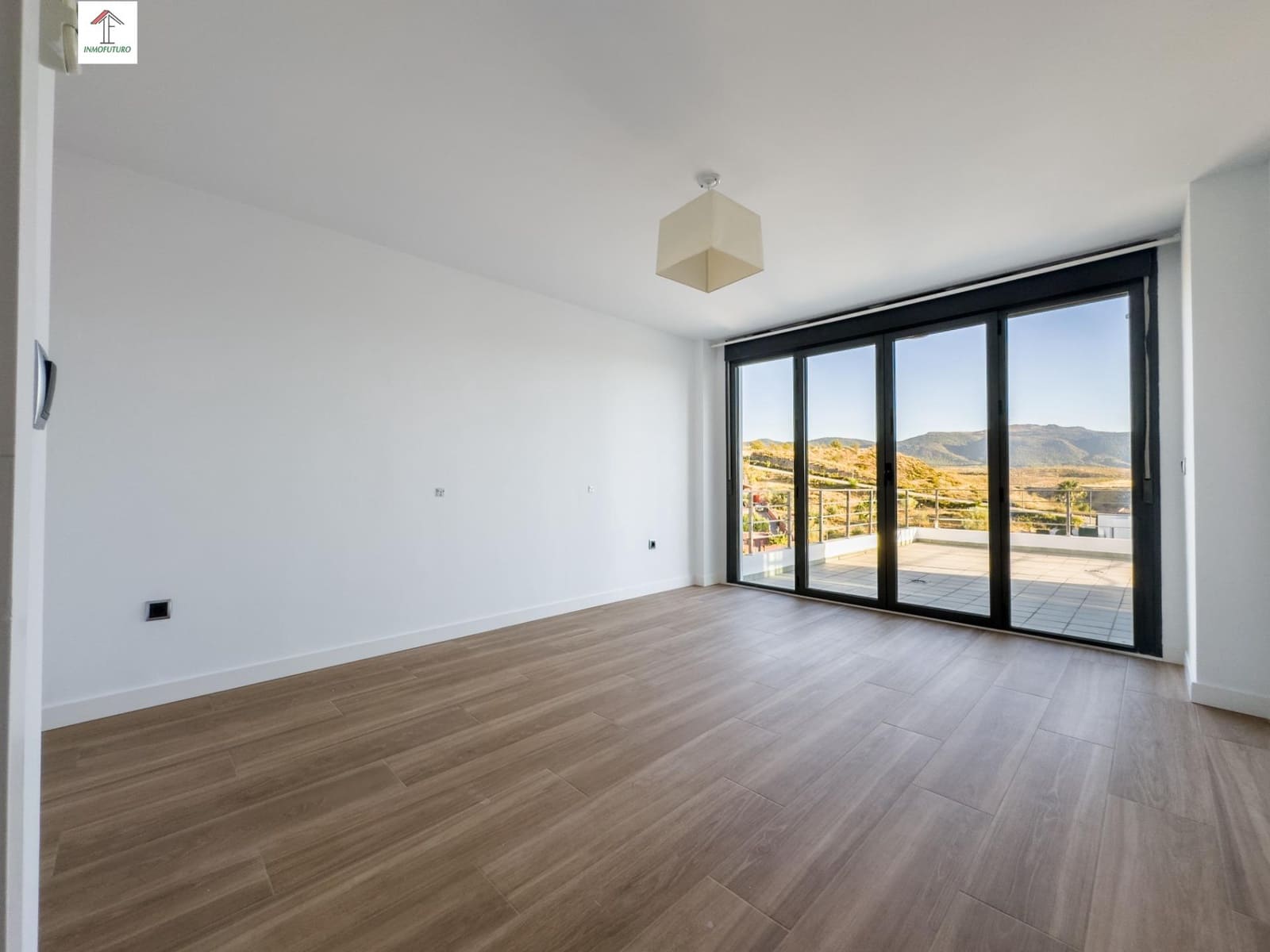 5 bedroom Villa for sale in La Zubia with pool garage - € 799,000 (Ref: 9814466)
