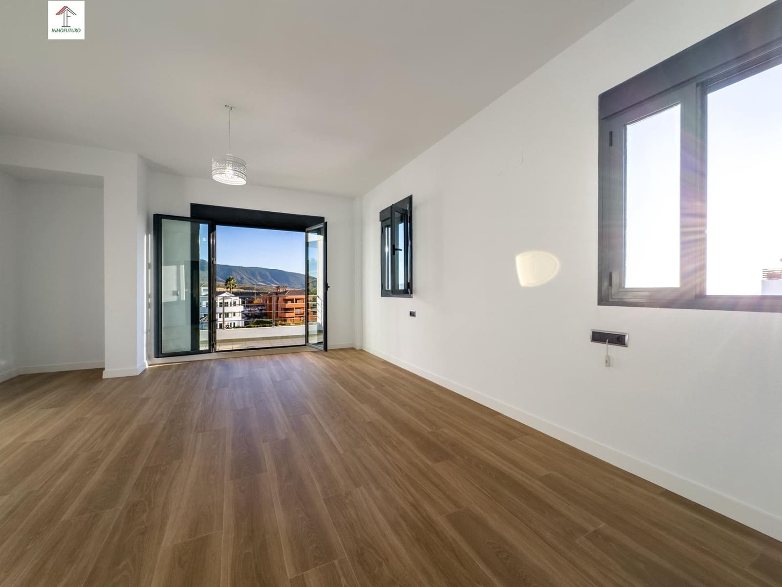 5 bedroom Villa for sale in La Zubia with pool garage - € 799,000 (Ref: 9814466)