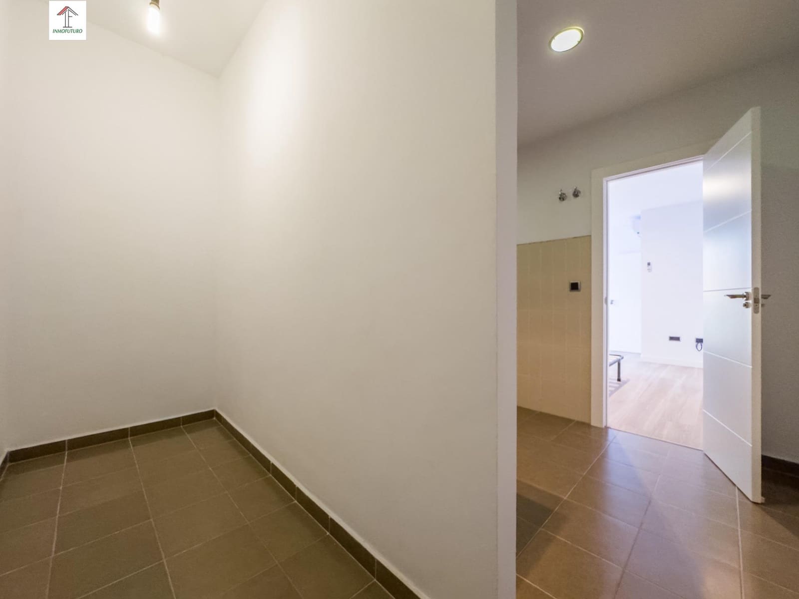 5 bedroom Villa for sale in La Zubia with pool garage - € 799,000 (Ref: 9814466)