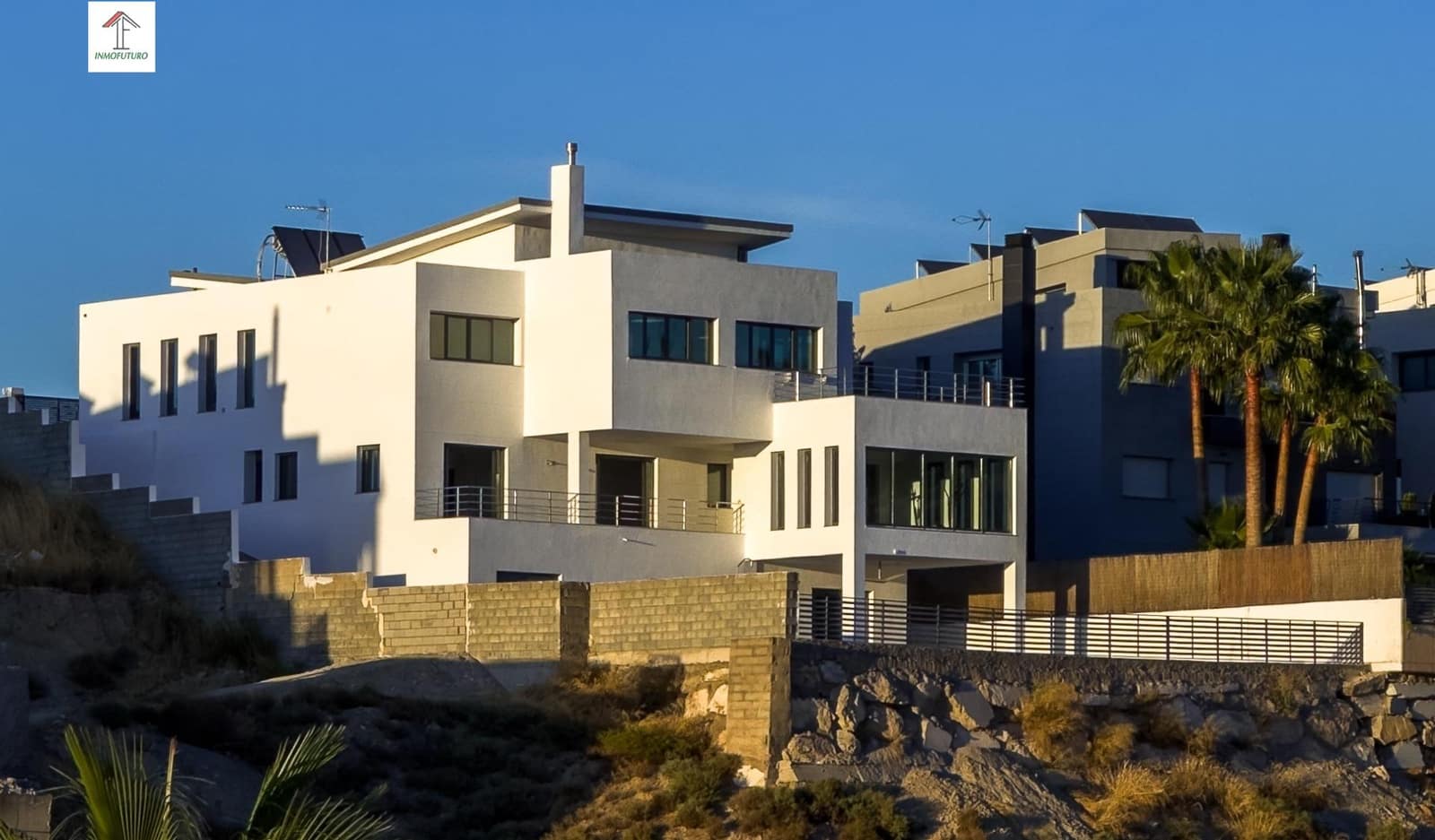 5 bedroom Villa for sale in La Zubia with pool garage - € 799,000 (Ref: 9814466)