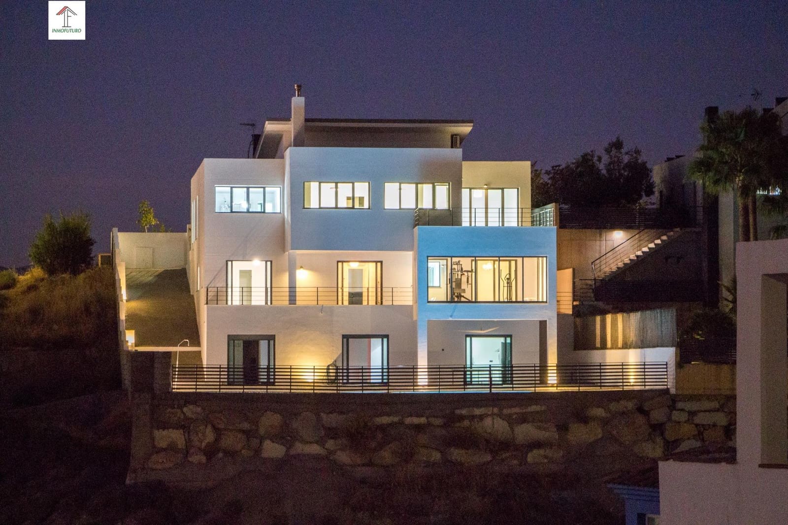 5 bedroom Villa for sale in La Zubia with pool garage - € 799,000 (Ref: 9814466)