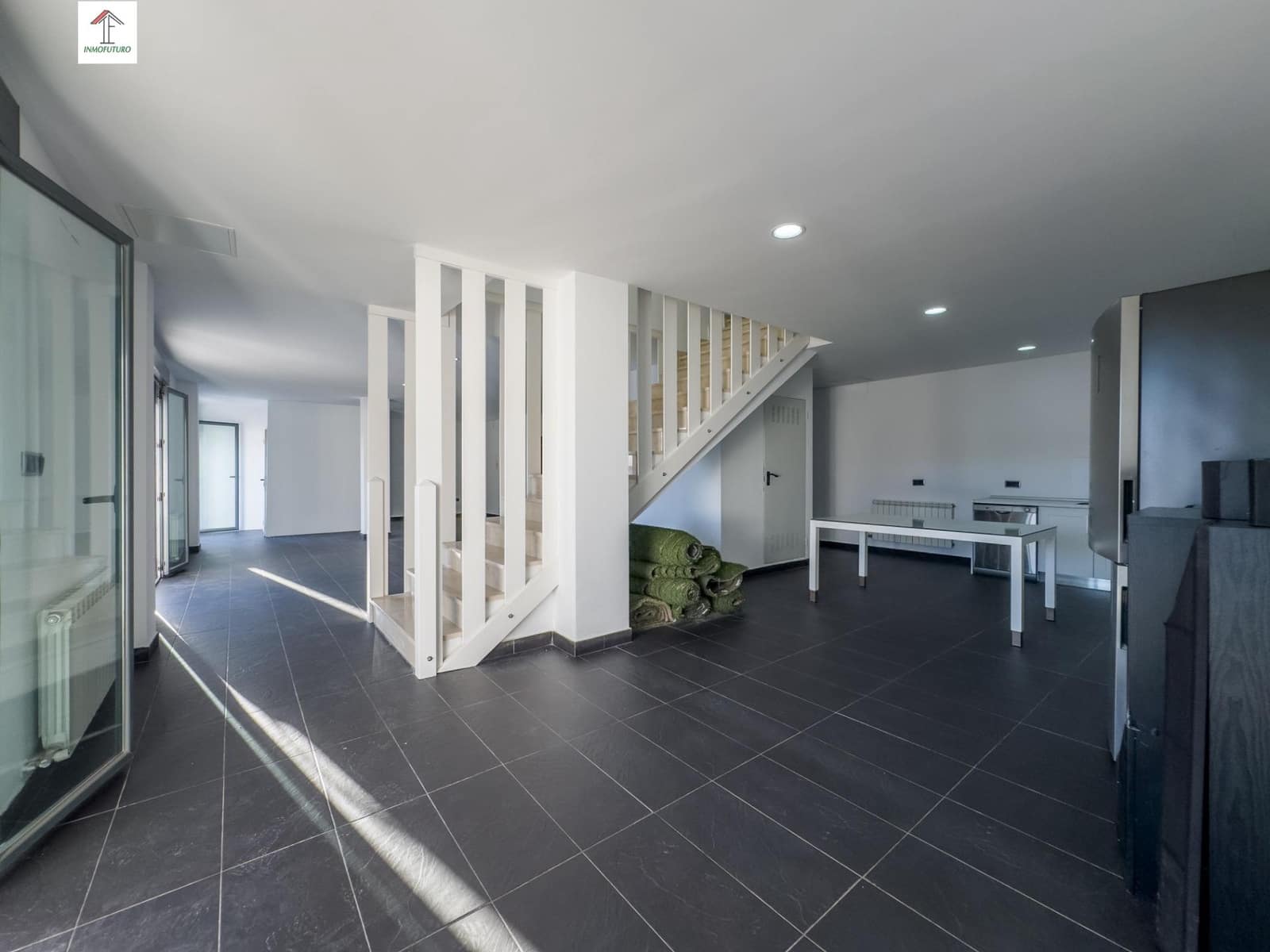 5 bedroom Villa for sale in La Zubia with pool garage - € 799,000 (Ref: 9814466)