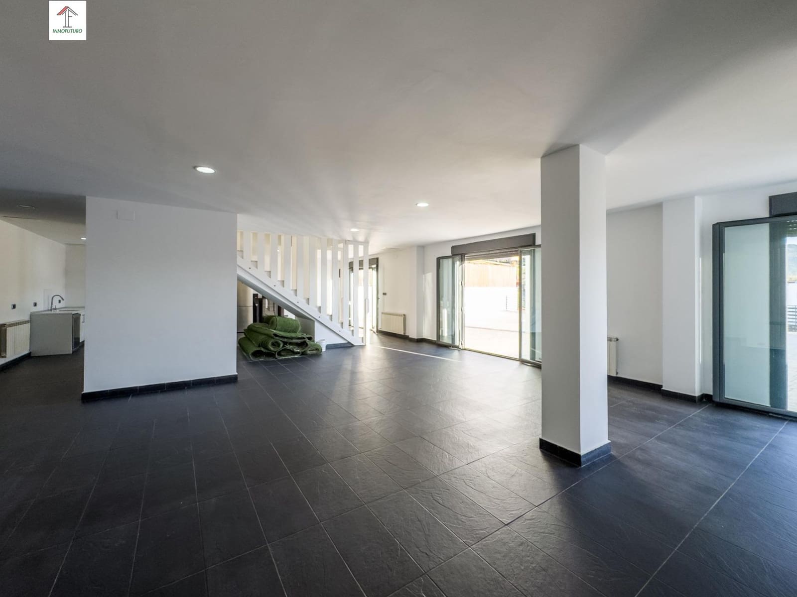 5 bedroom Villa for sale in La Zubia with pool garage - € 799,000 (Ref: 9814466)