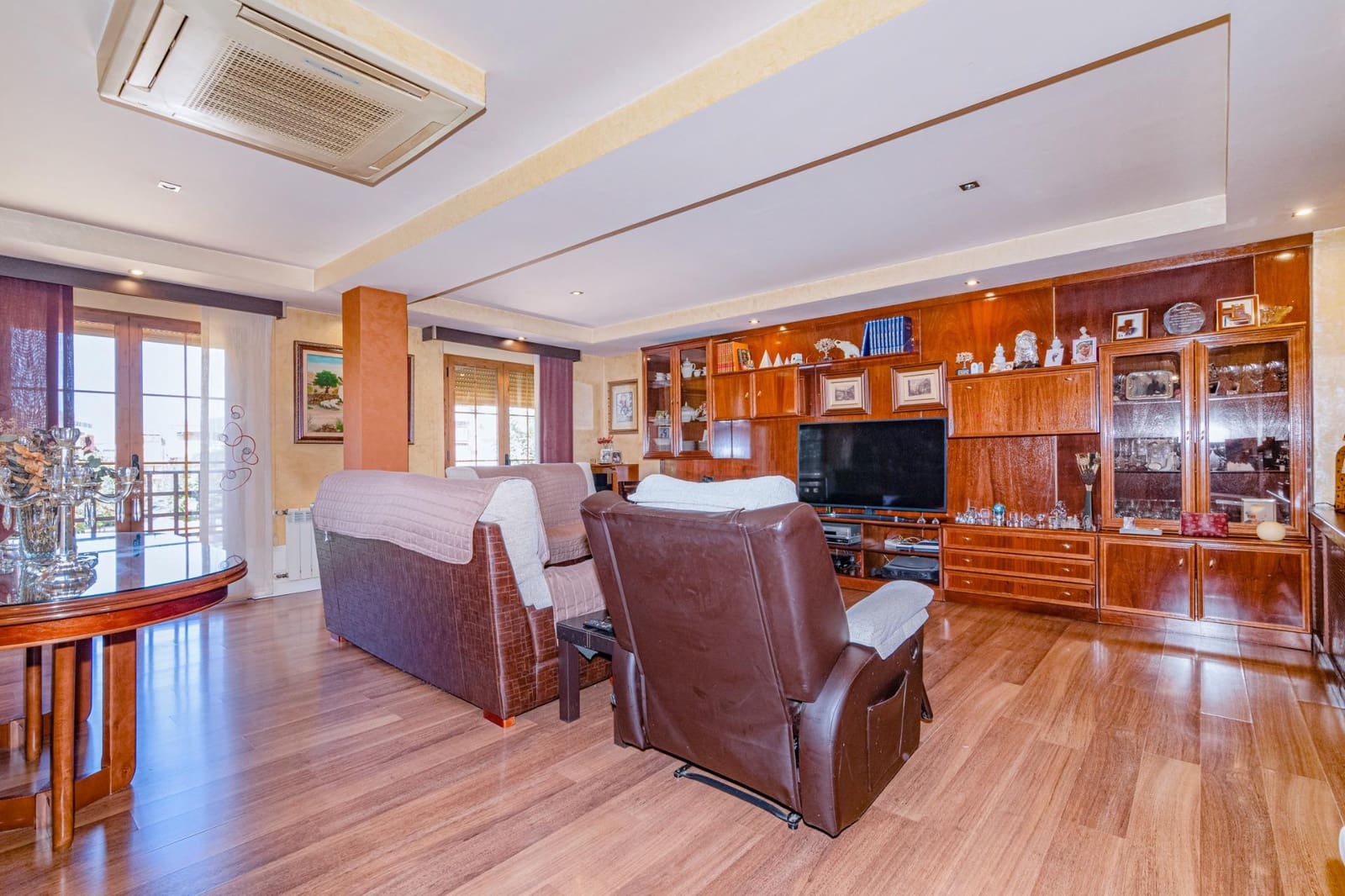6 bedroom Terraced Villa for sale in Granada city - € 385,000 (Ref: 9814467)