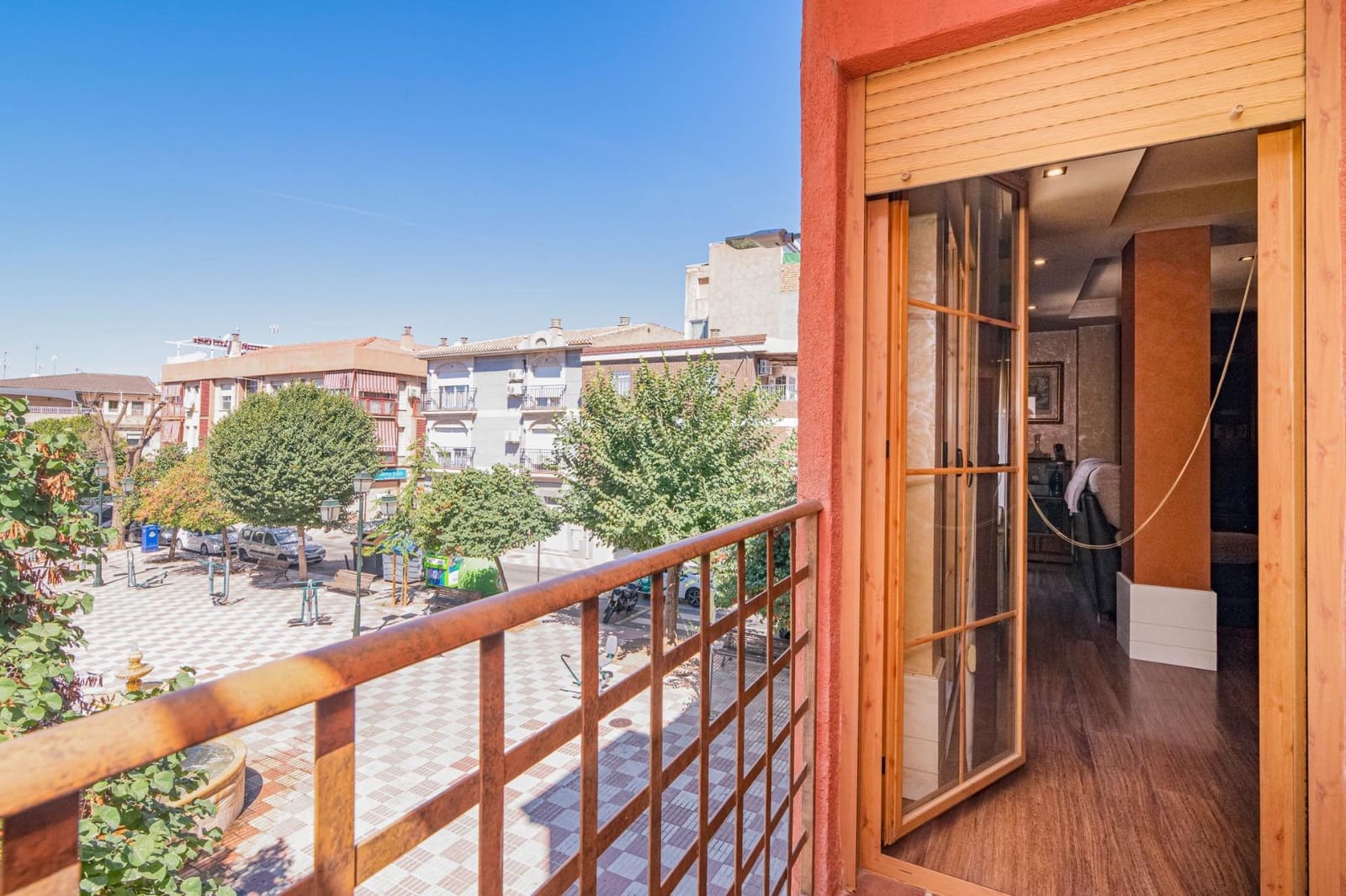 6 bedroom Terraced Villa for sale in Granada city - € 385,000 (Ref: 9814467)