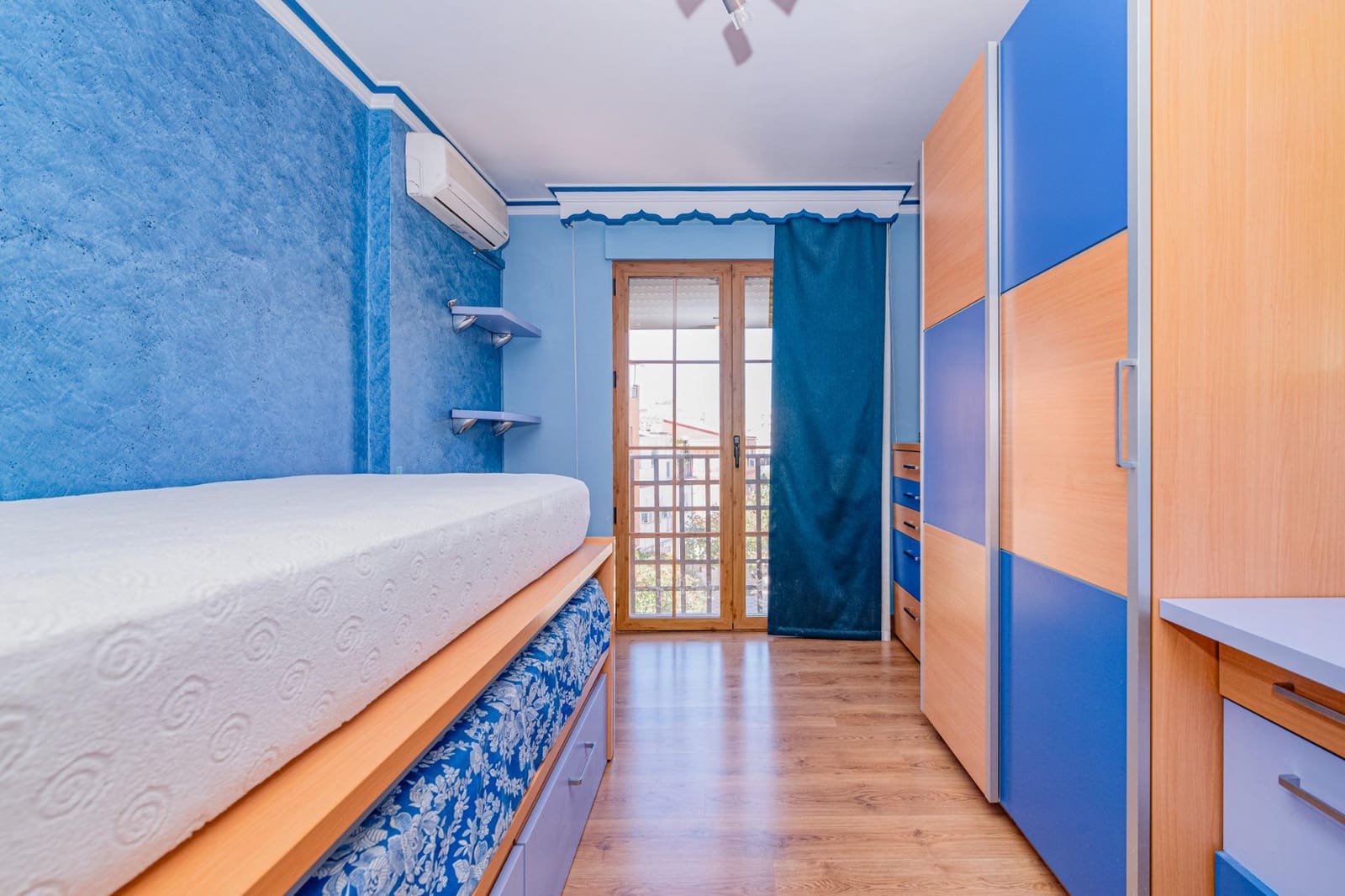 6 bedroom Terraced Villa for sale in Granada city - € 385,000 (Ref: 9814467)