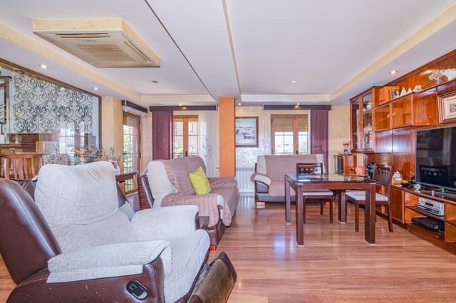 6 bedroom Terraced Villa for sale in Granada city - € 385,000 (Ref: 9814467)
