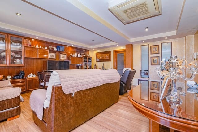 6 bedroom Terraced Villa for sale in Granada city - € 385,000 (Ref: 9814467)