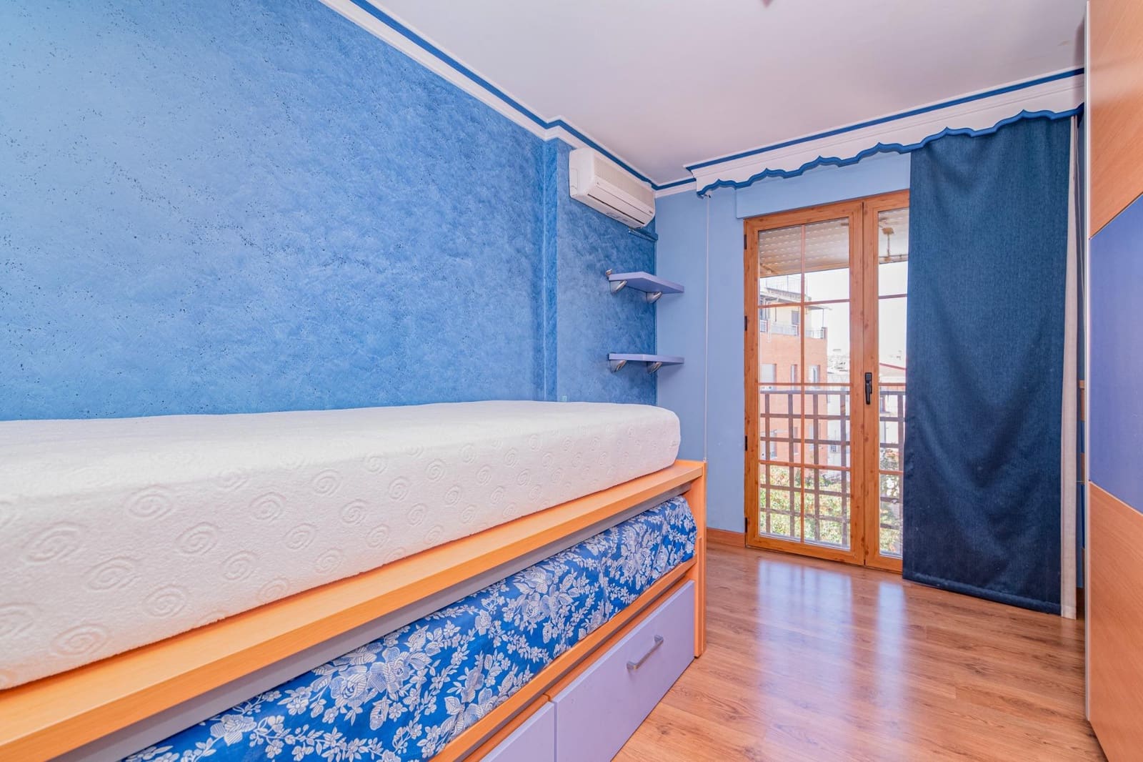 6 bedroom Terraced Villa for sale in Granada city - € 385,000 (Ref: 9814467)