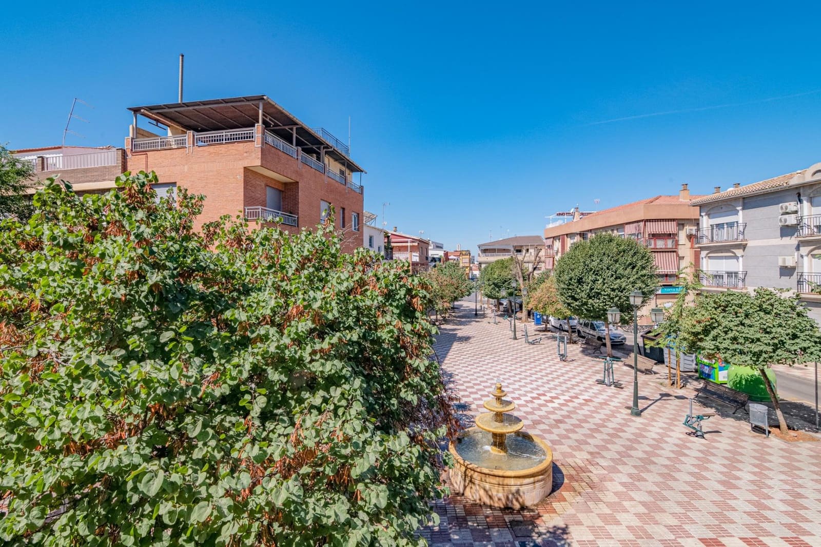 6 bedroom Terraced Villa for sale in Granada city - € 385,000 (Ref: 9814467)