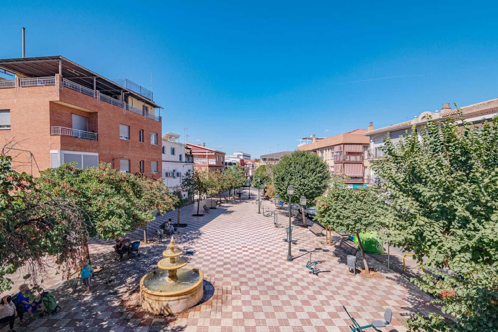 6 bedroom Terraced Villa for sale in Granada city - € 385,000 (Ref: 9814467)
