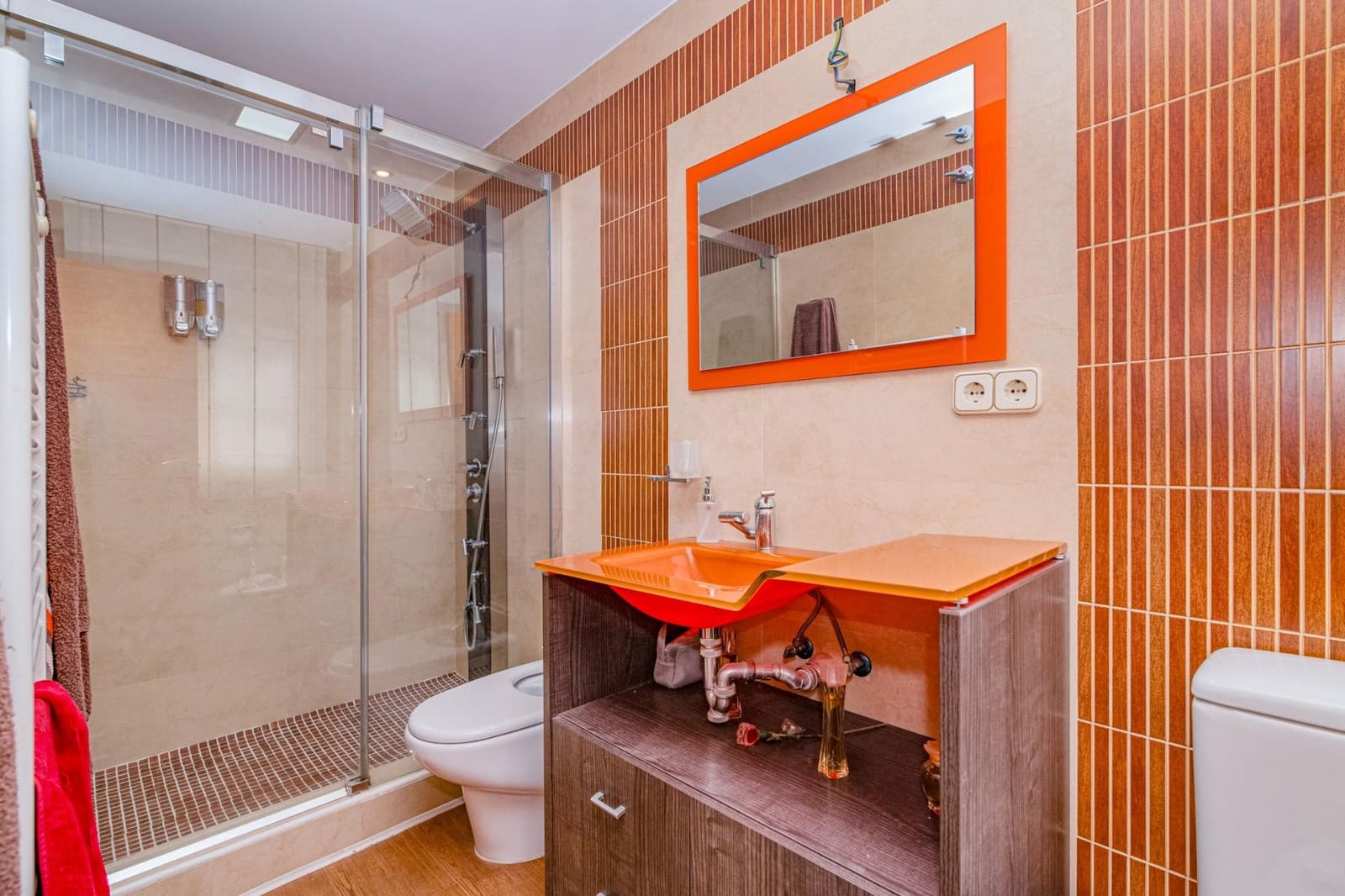 6 bedroom Terraced Villa for sale in Granada city - € 385,000 (Ref: 9814467)