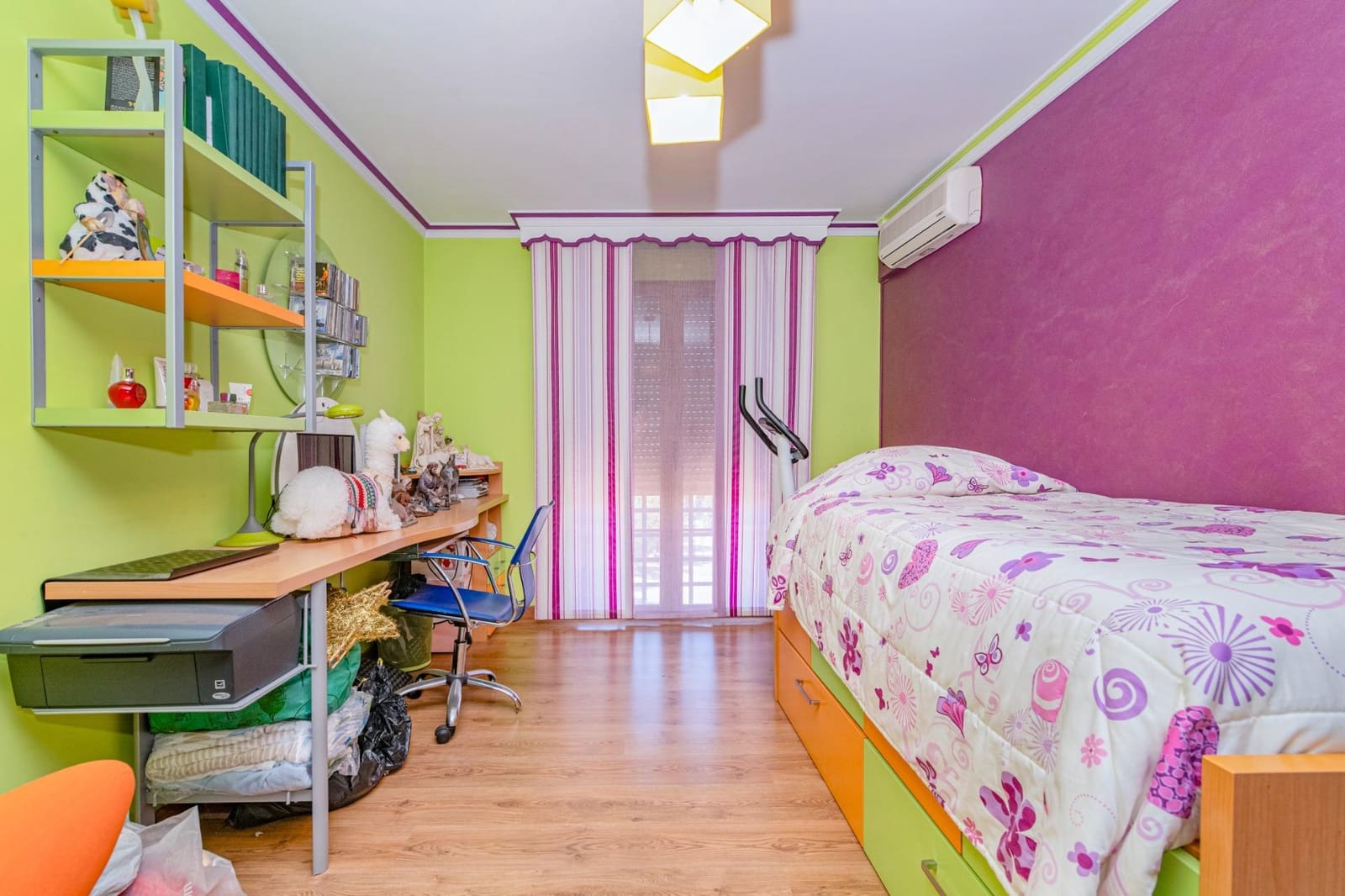 6 bedroom Terraced Villa for sale in Granada city - € 385,000 (Ref: 9814467)
