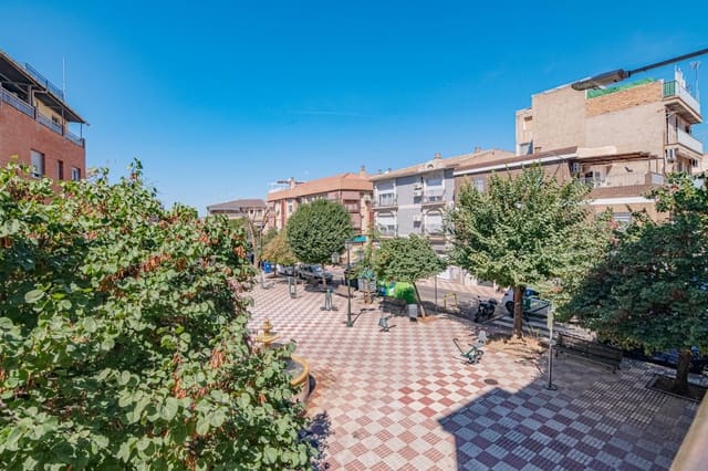 6 bedroom Terraced Villa for sale in Granada city - € 385,000 (Ref: 9814467)