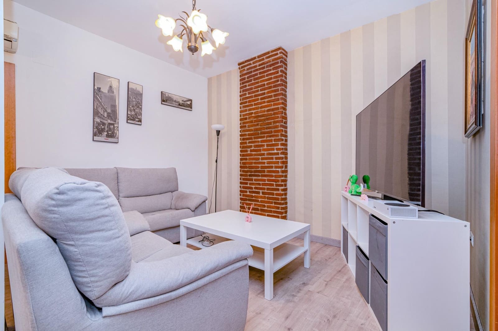 6 bedroom Terraced Villa for sale in Granada city - € 385,000 (Ref: 9814467)
