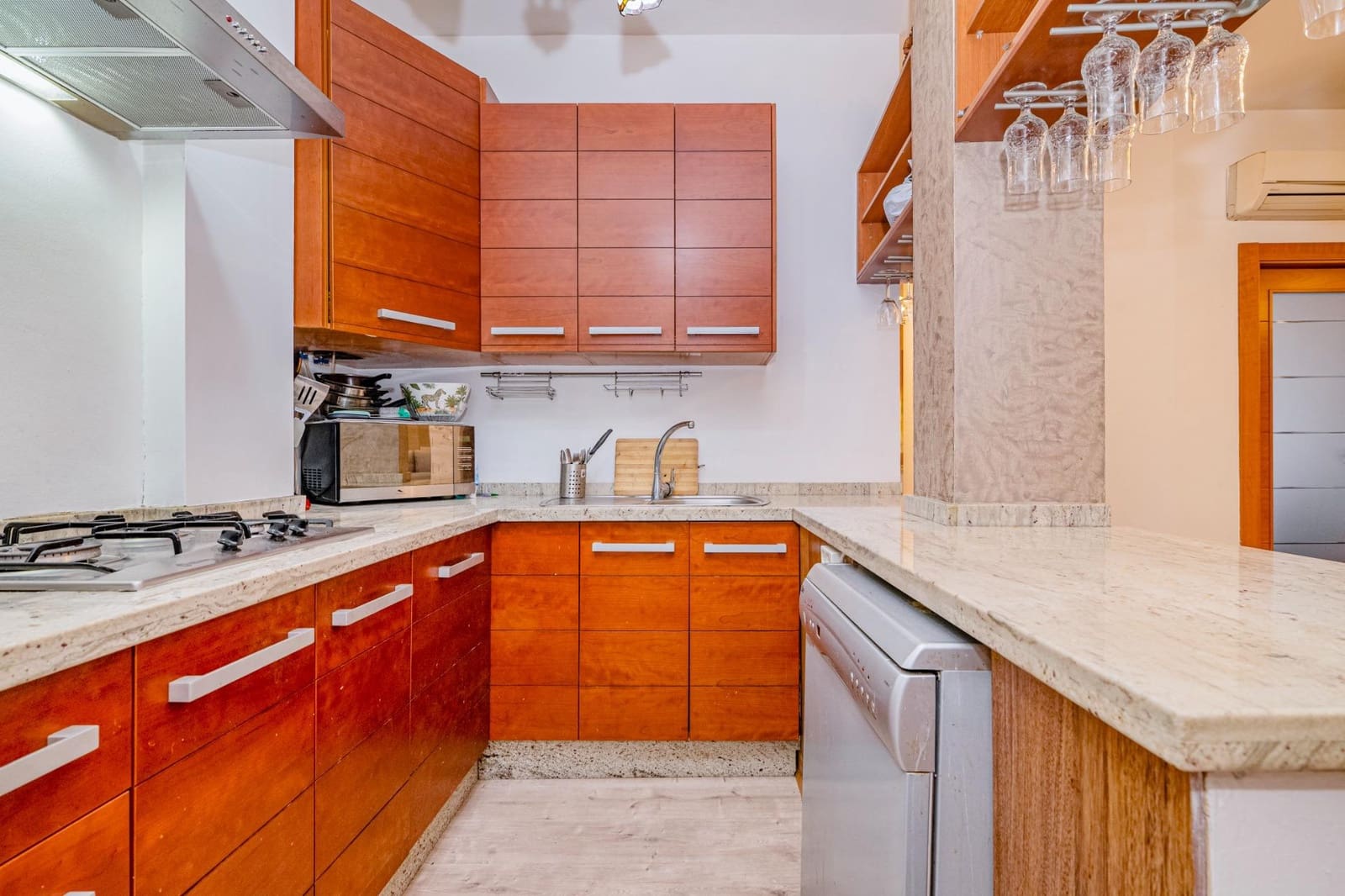 6 bedroom Terraced Villa for sale in Granada city - € 385,000 (Ref: 9814467)