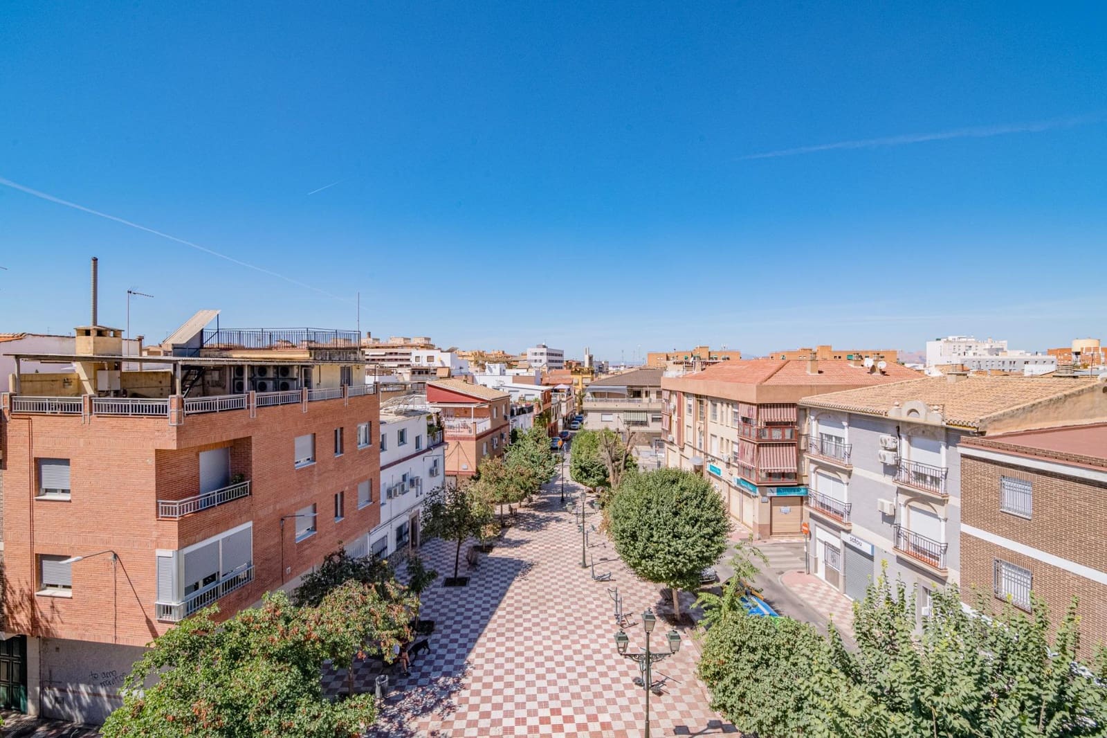 6 bedroom Terraced Villa for sale in Granada city - € 385,000 (Ref: 9814467)
