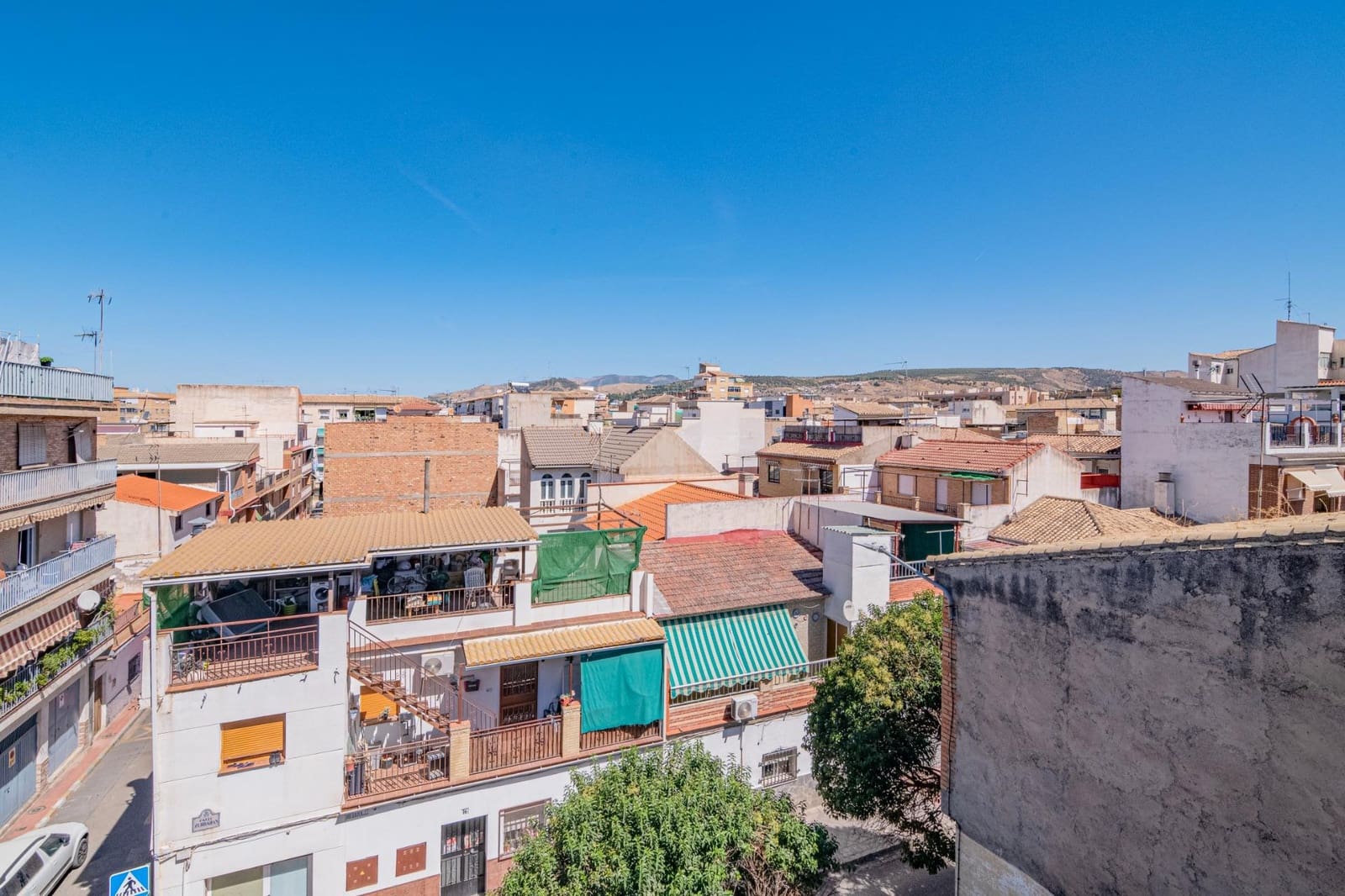6 bedroom Terraced Villa for sale in Granada city - € 385,000 (Ref: 9814467)