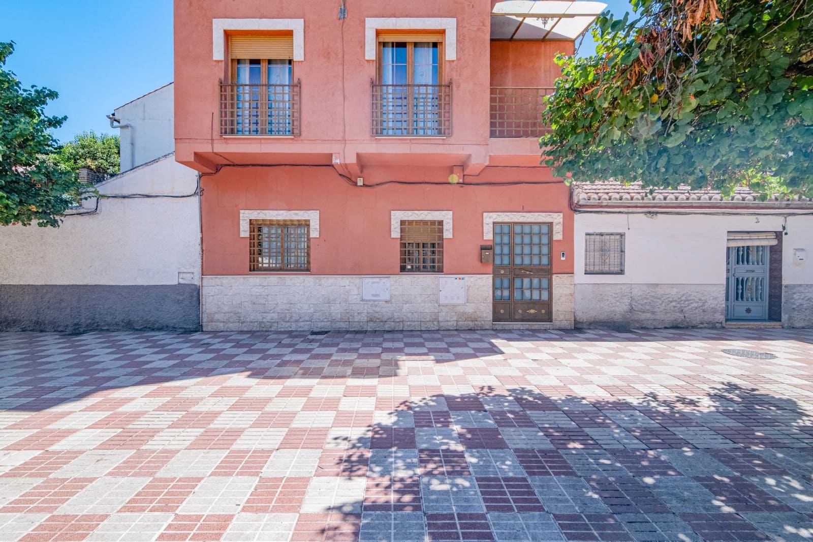 6 bedroom Terraced Villa for sale in Granada city - € 385,000 (Ref: 9814467)
