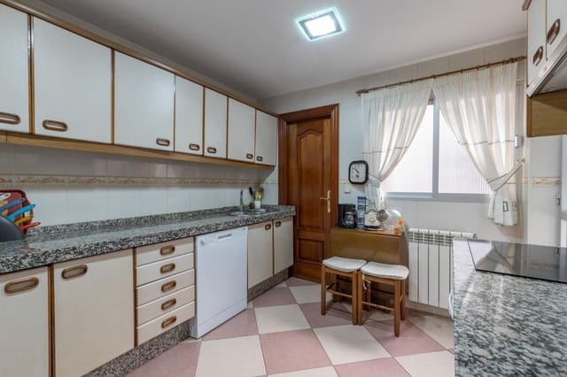 5 soveværelse Lejlighed til salg i Centro, Granada by - € 395.000 (Ref: 9814468)