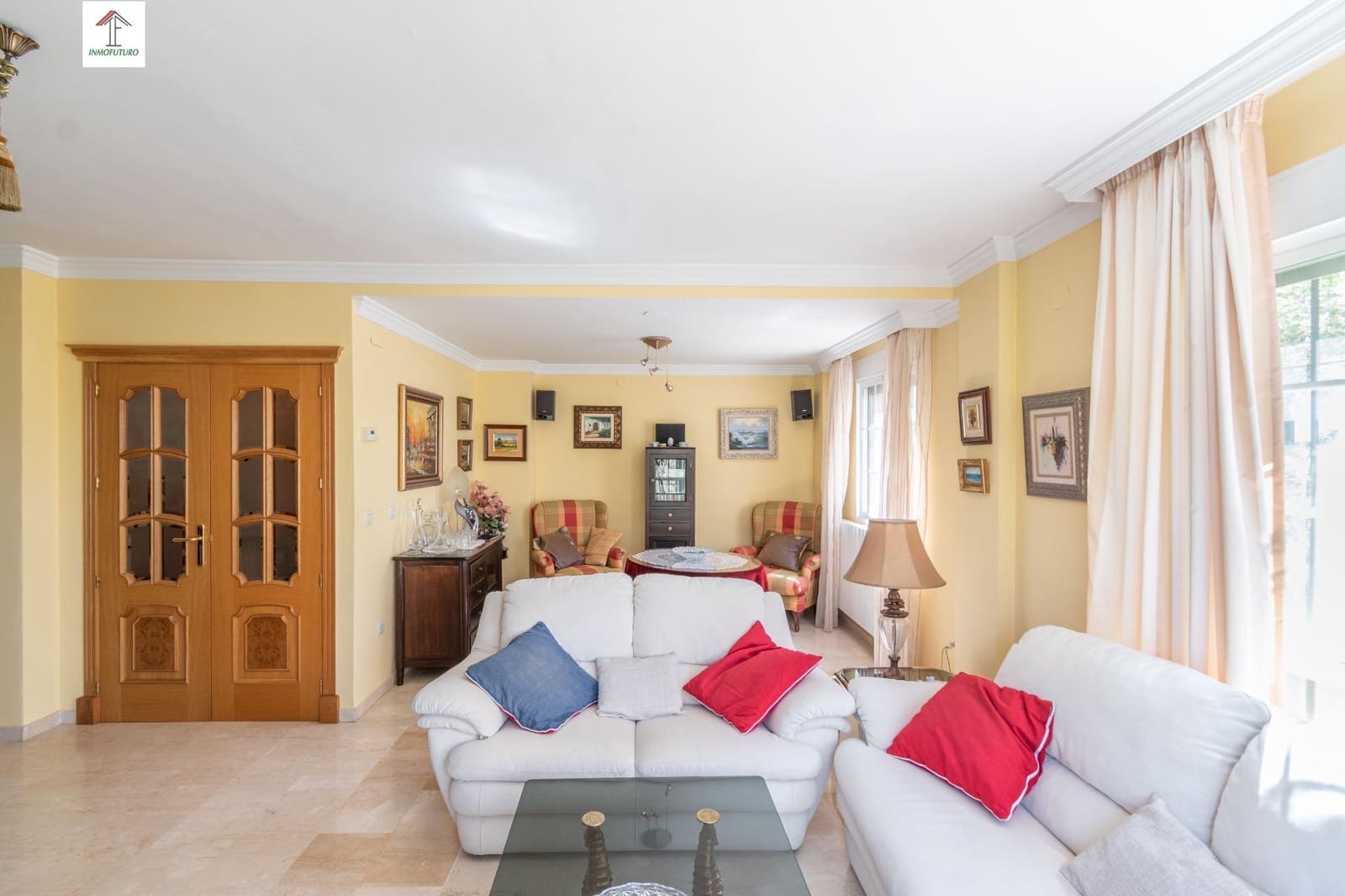 Chalet de 4 habitaciones en La Zubia en venta con piscina garaje - 380.000 € (Ref: 9814469)