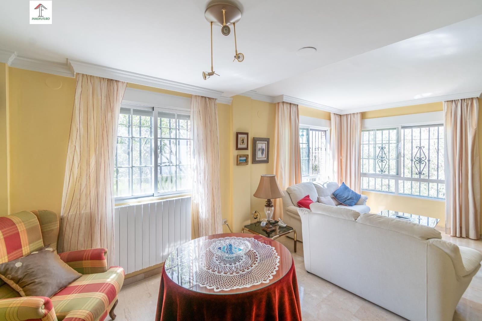 Chalet de 4 habitaciones en La Zubia en venta con piscina garaje - 380.000 € (Ref: 9814469)