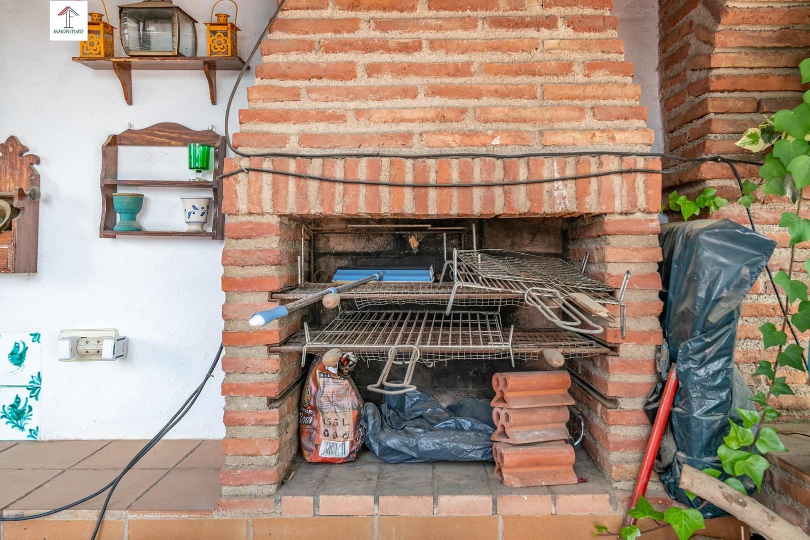 Chalet de 4 habitaciones en La Zubia en venta con piscina garaje - 380.000 € (Ref: 9814469)