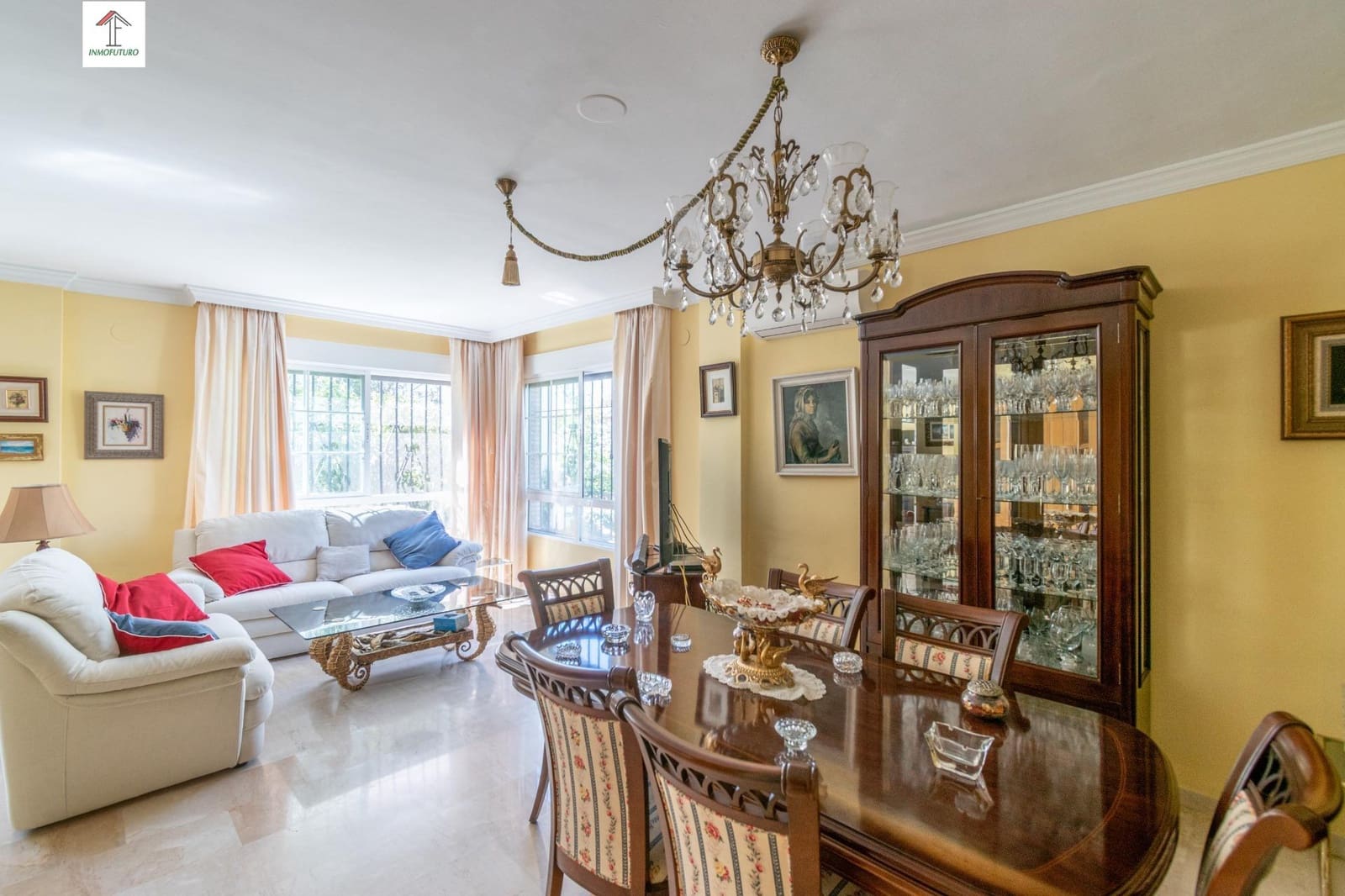 Chalet de 4 habitaciones en La Zubia en venta con piscina garaje - 380.000 € (Ref: 9814469)