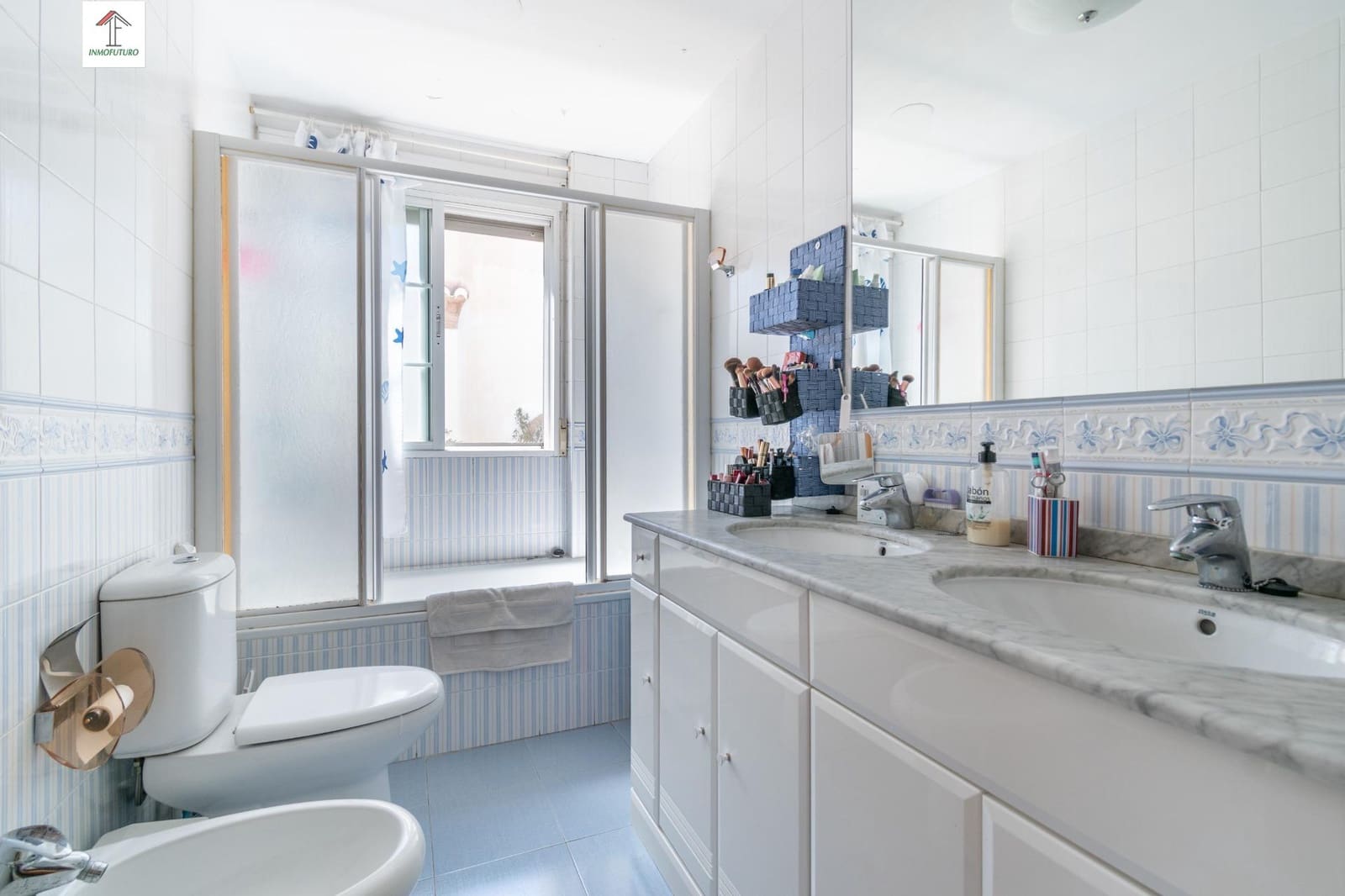 Chalet de 4 habitaciones en La Zubia en venta con piscina garaje - 380.000 € (Ref: 9814469)