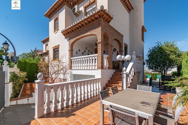 Chalet de 4 habitaciones en La Zubia en venta con piscina garaje - 380.000 € (Ref: 9814469)