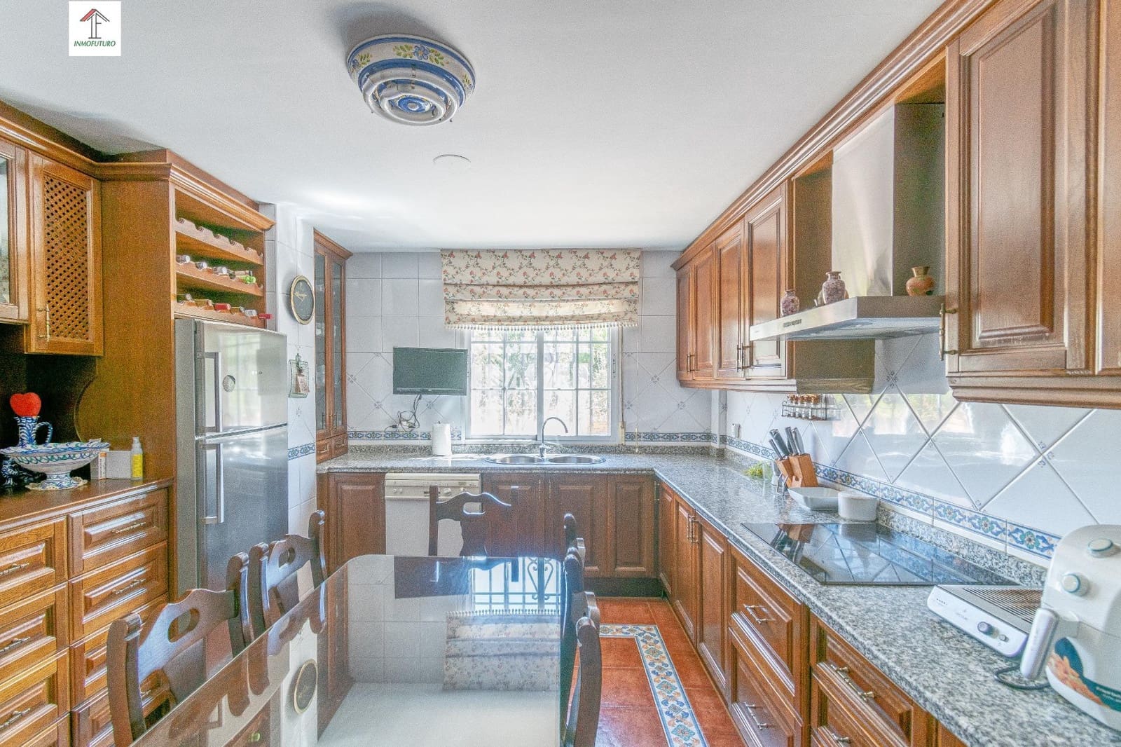 Chalet de 4 habitaciones en La Zubia en venta con piscina garaje - 380.000 € (Ref: 9814469)