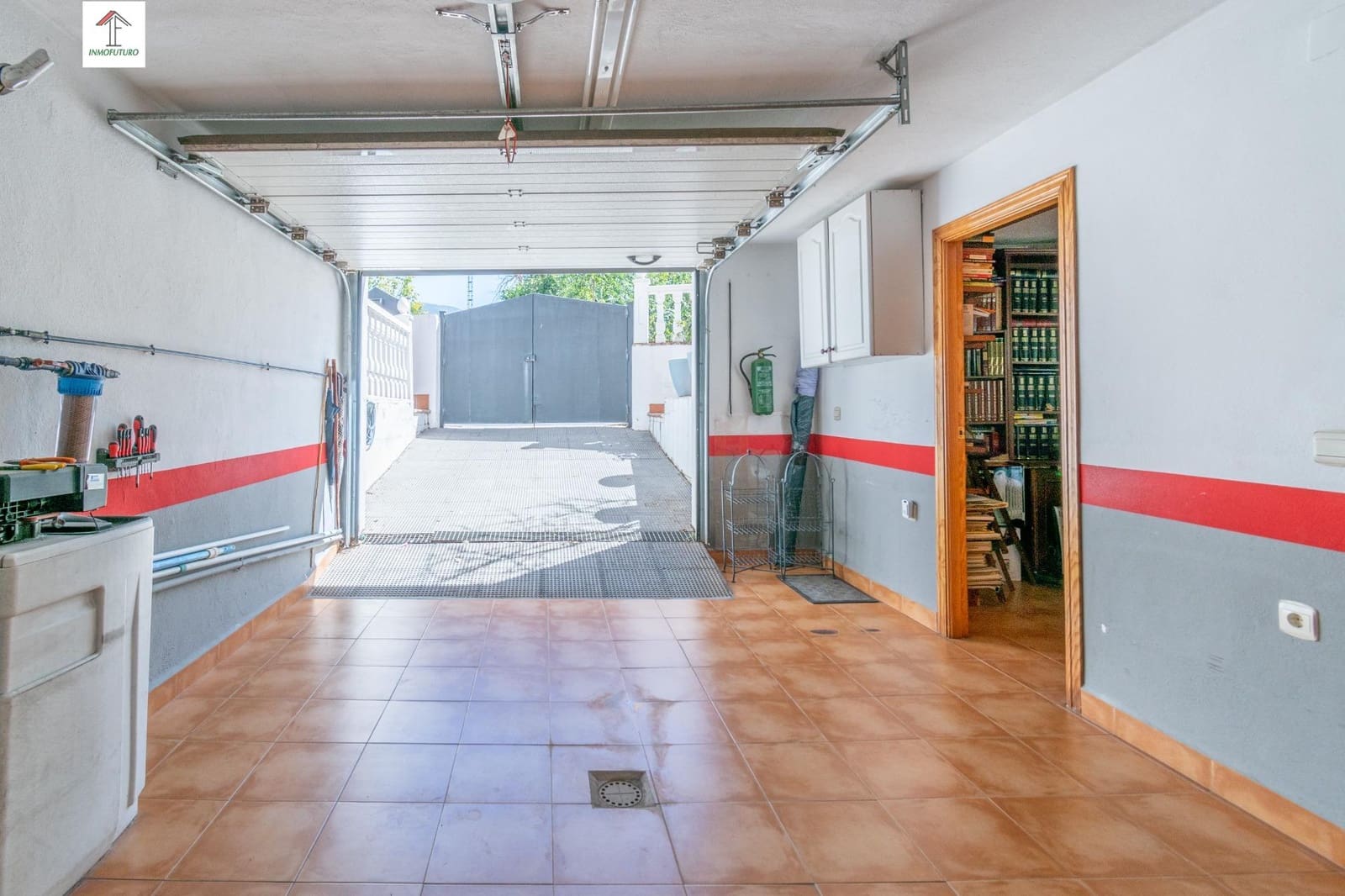 Chalet de 4 habitaciones en La Zubia en venta con piscina garaje - 380.000 € (Ref: 9814469)