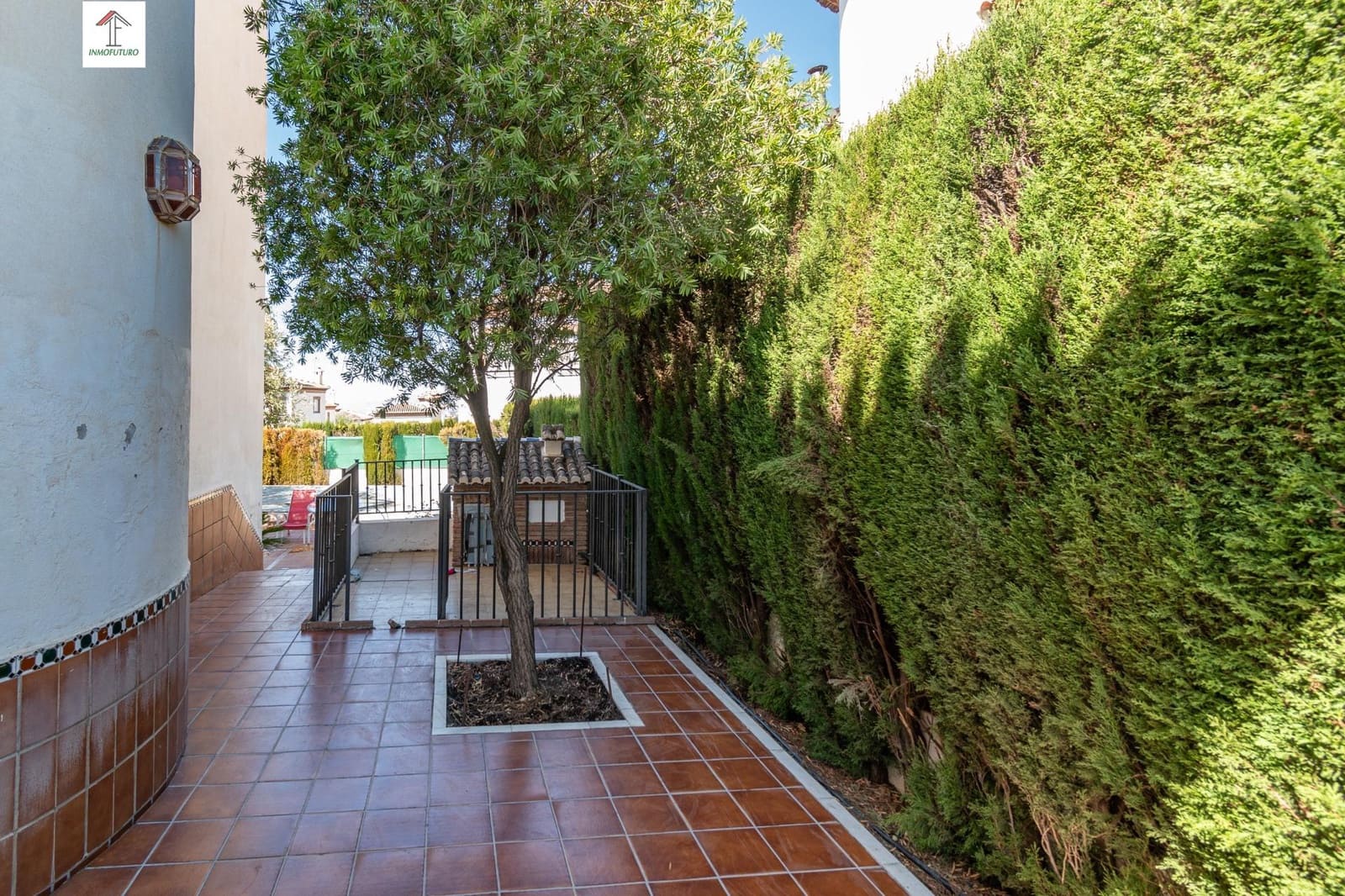 Chalet de 4 habitaciones en La Zubia en venta con piscina garaje - 380.000 € (Ref: 9814469)