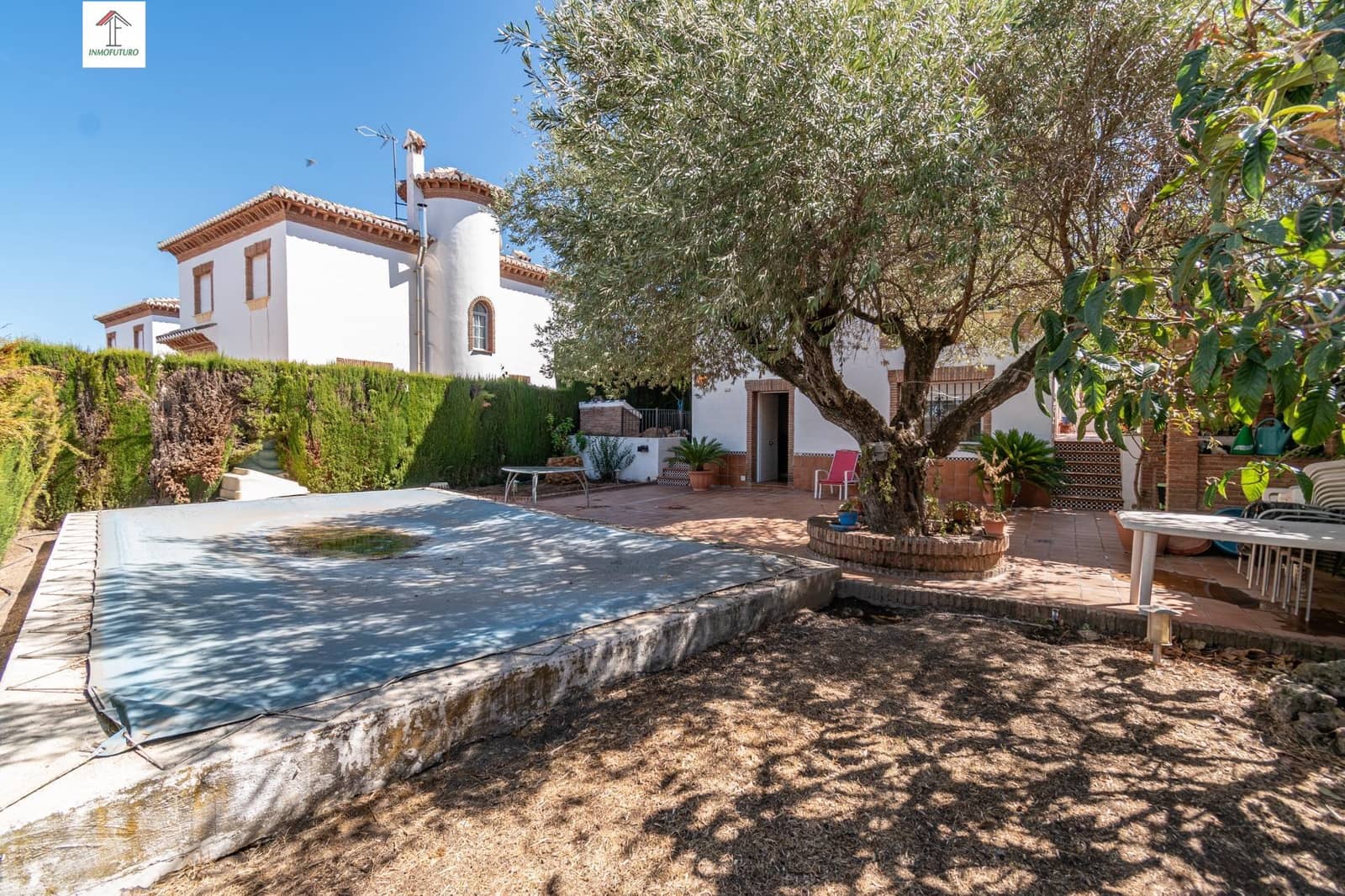 Chalet de 4 habitaciones en La Zubia en venta con piscina garaje - 380.000 € (Ref: 9814469)