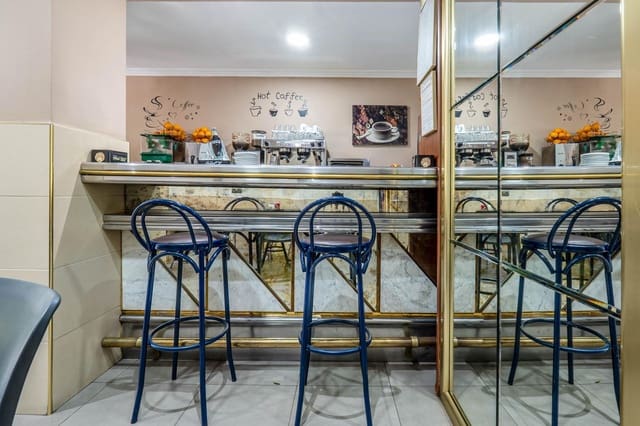 Business for sale in Zaidin, Granada city - € 170,000 (Ref: 9814471)