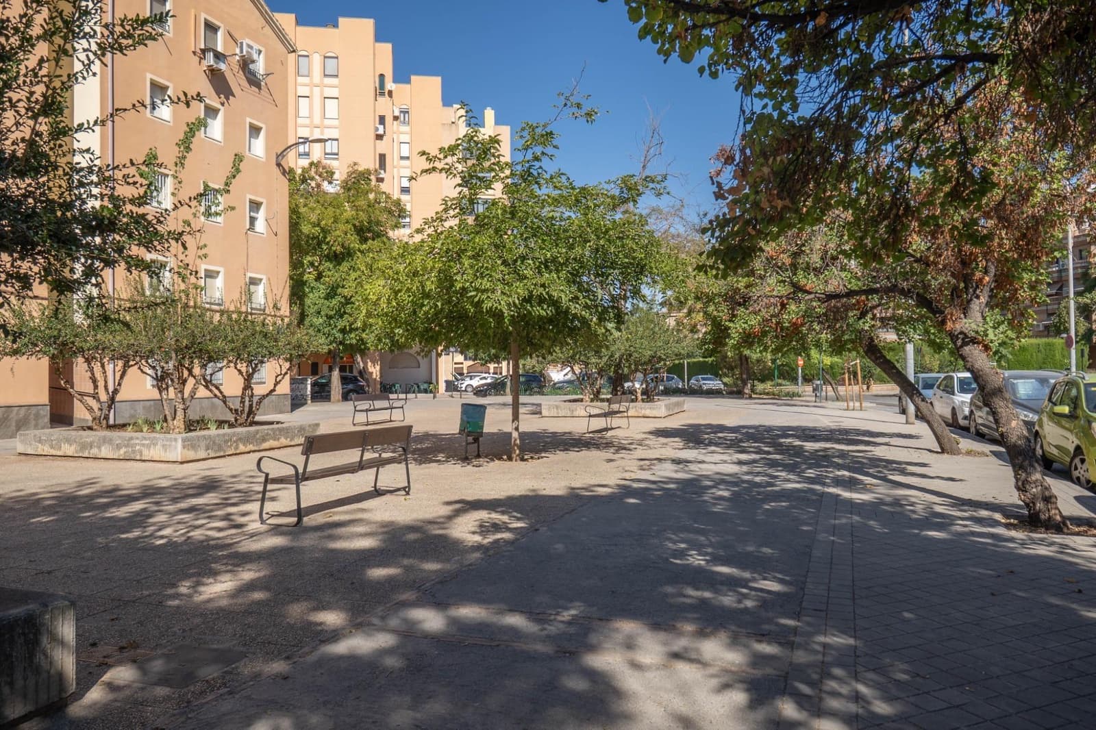 Business for sale in Granada city - € 170,000 (Ref: 9814471)