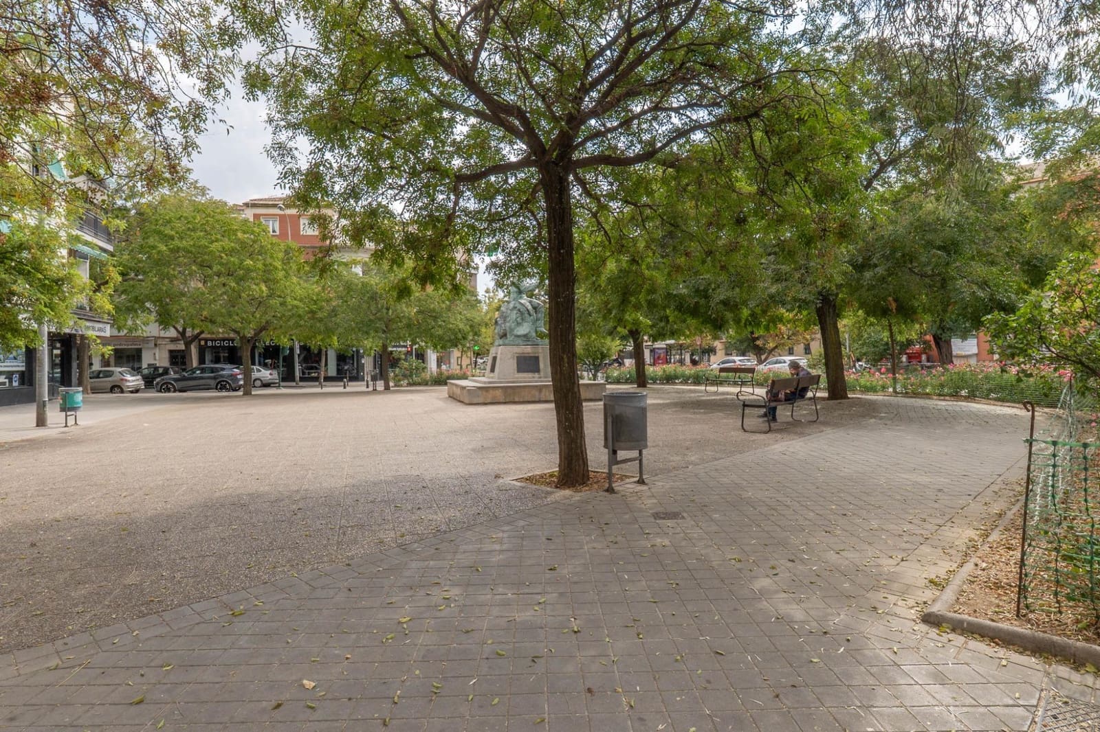 Business for sale in Granada city - € 170,000 (Ref: 9814471)