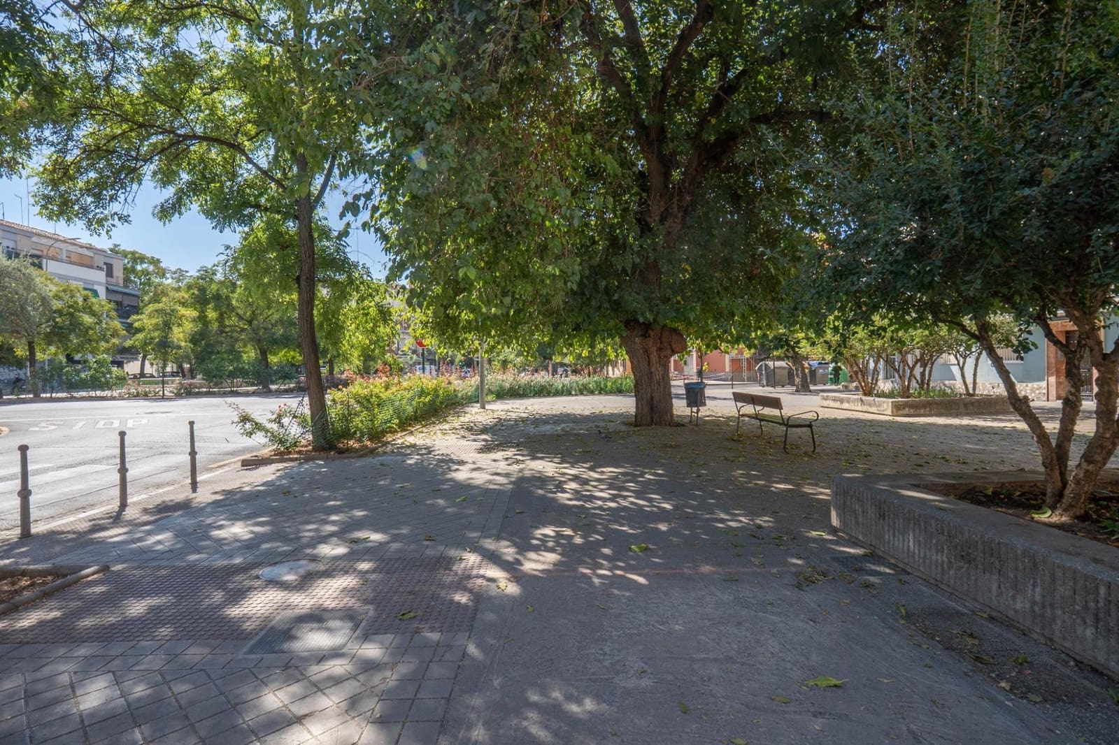 Business for sale in Granada city - € 170,000 (Ref: 9814471)