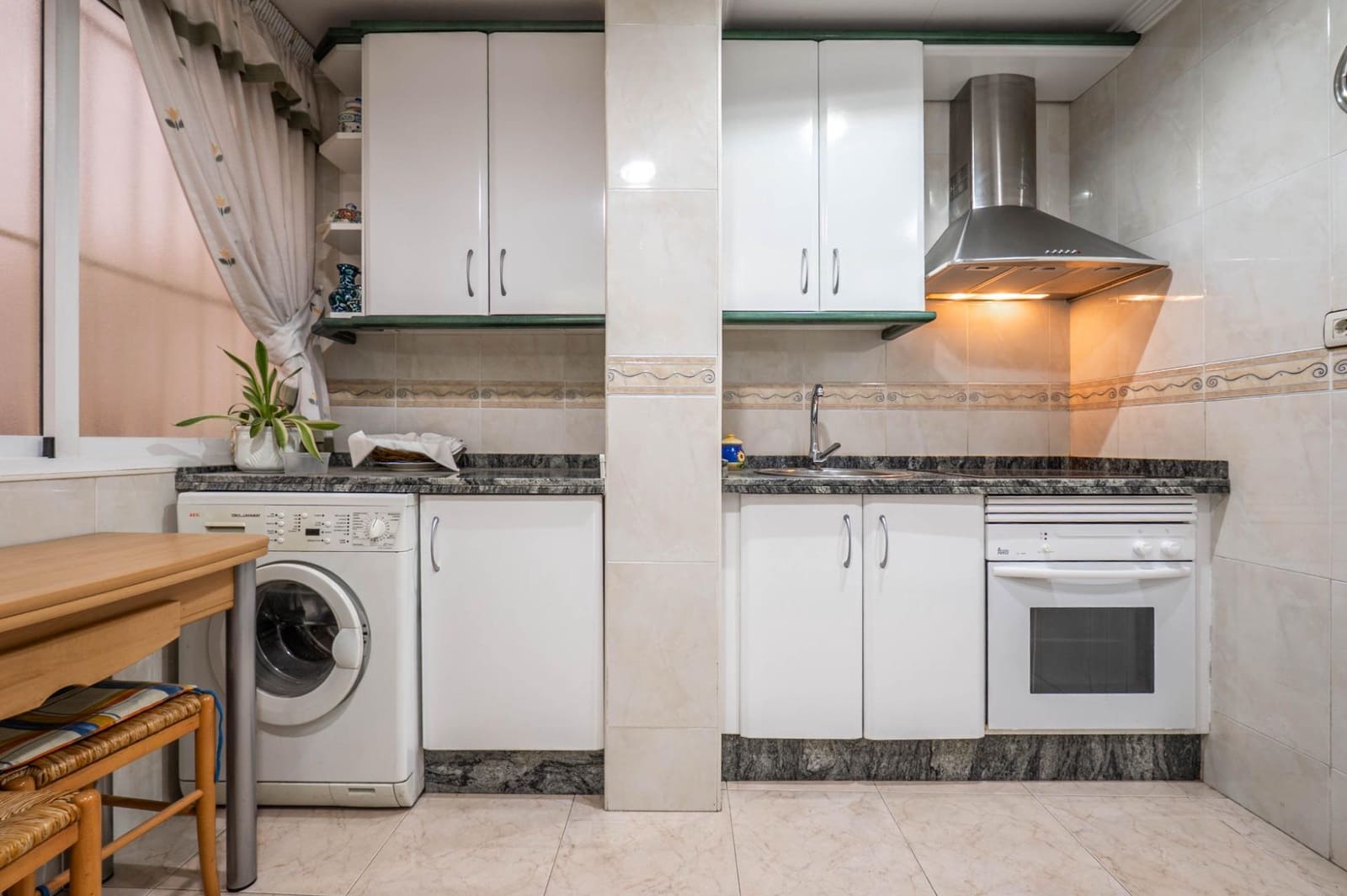 3 soveværelse Lejlighed til salg i Granada by - € 390.000 (Ref: 9814473)
