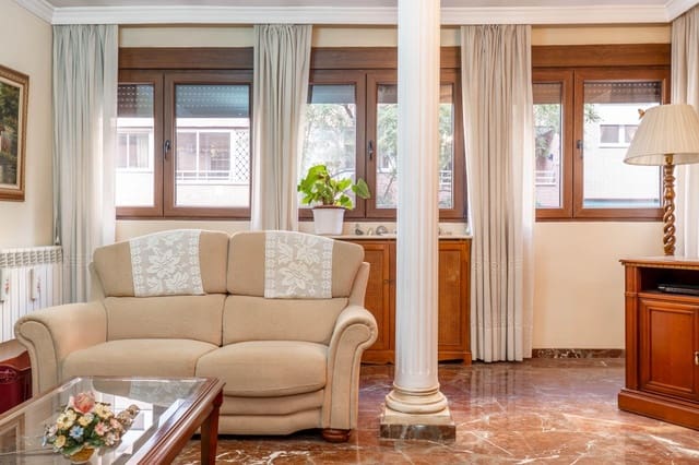 3 soveværelse Lejlighed til salg i Centro, Granada by - € 390.000 (Ref: 9814473)