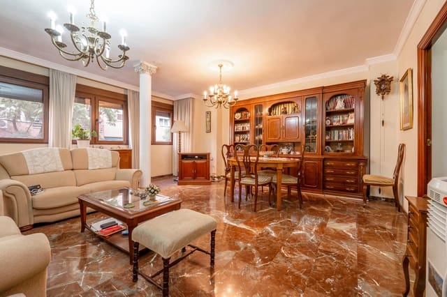 3 soveværelse Lejlighed til salg i Centro, Granada by - € 390.000 (Ref: 9814473)