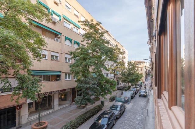 3 soveværelse Lejlighed til salg i Centro, Granada by - € 390.000 (Ref: 9814473)