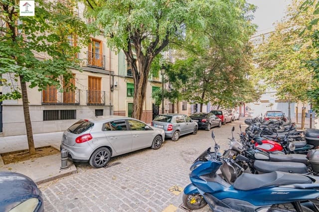 4 soveværelse Lejlighed til salg i Centro - Sagrario, Granada by - € 380.000 (Ref: 9814475)
